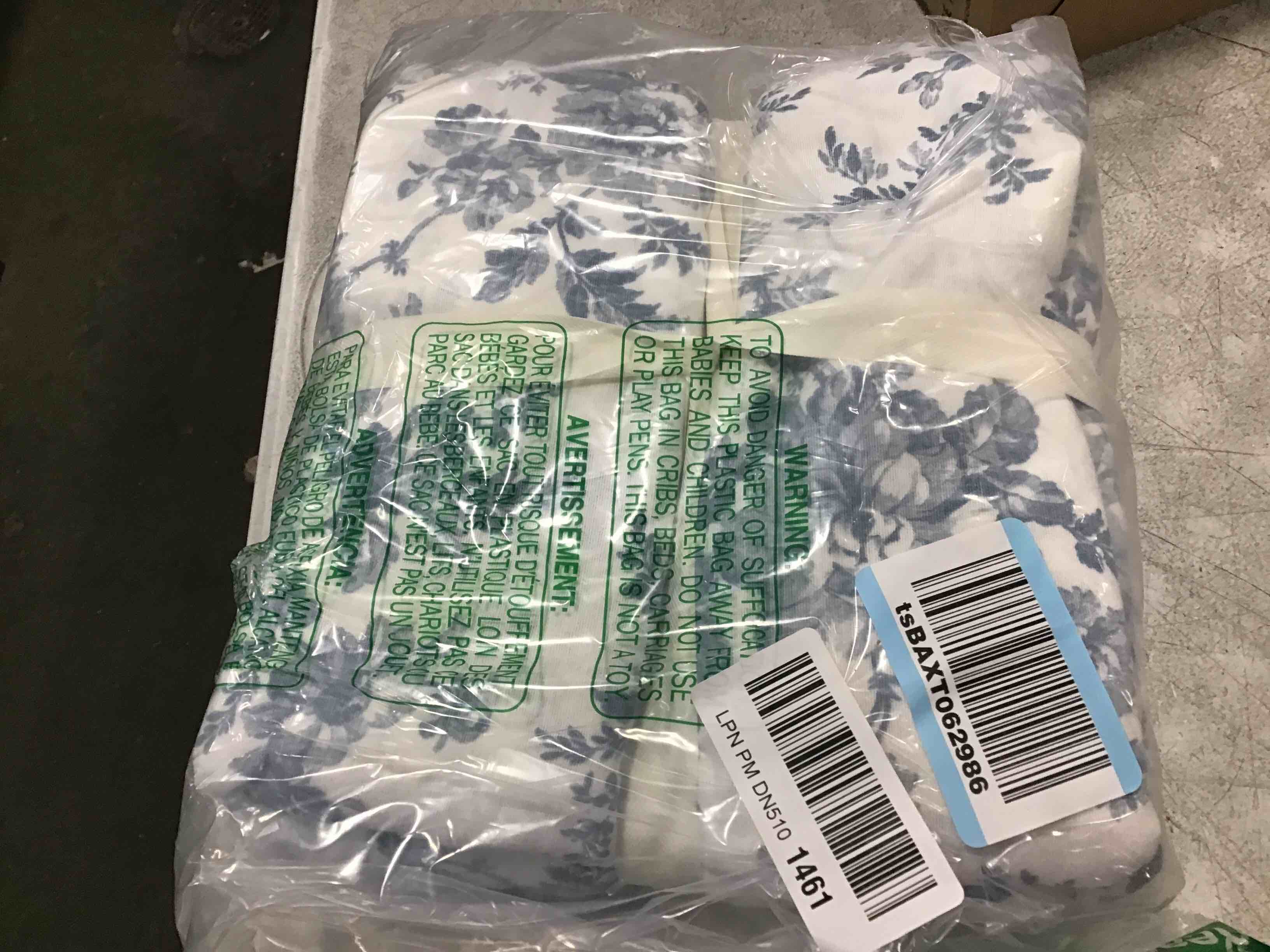 https://s3.amazonaws.com/lotting-images-prod/bidfta/PPE2033325_1744733128973.jpeg