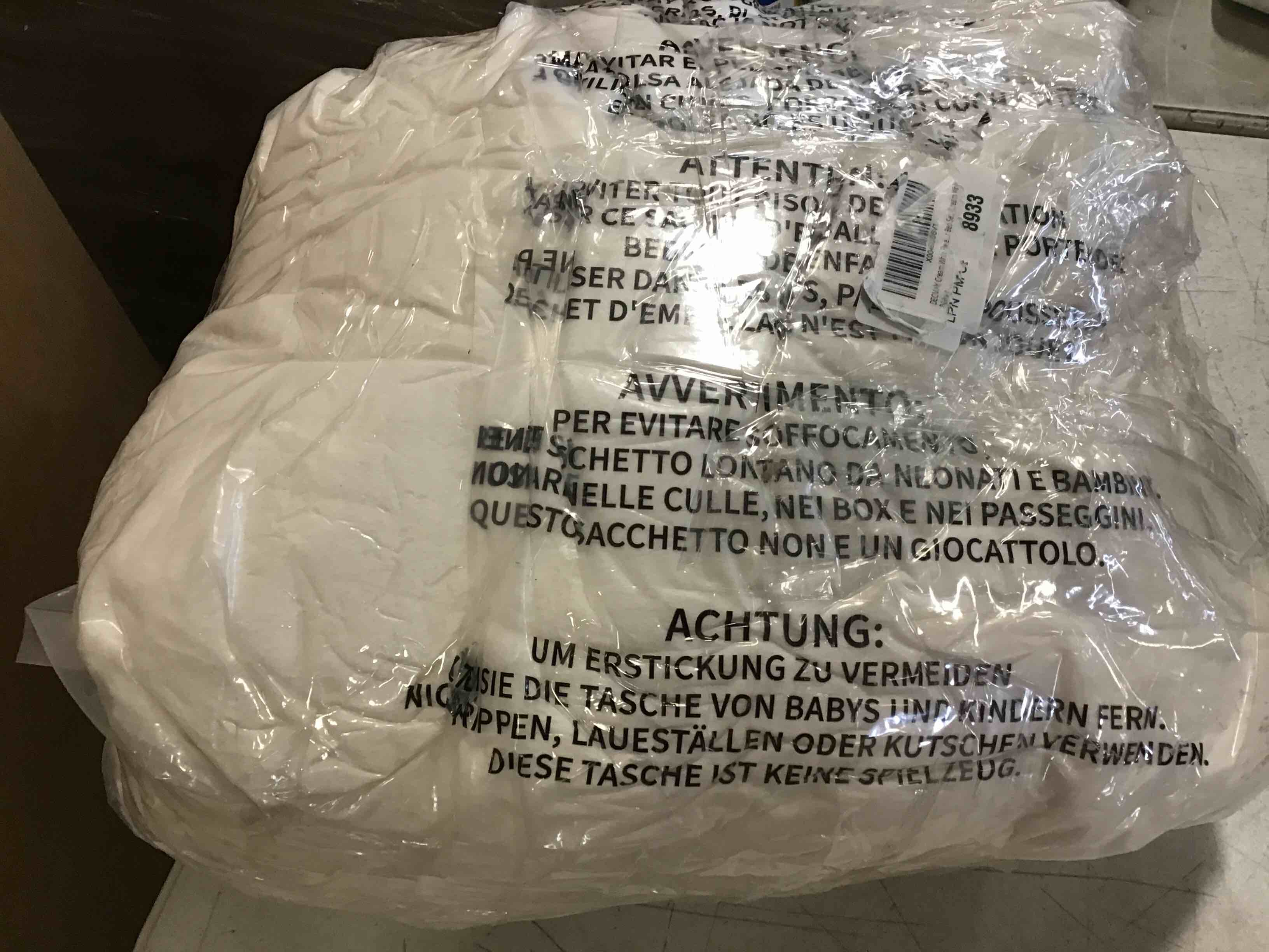 https://s3.amazonaws.com/lotting-images-prod/bidfta/PPE2033971_1744990644702.jpeg