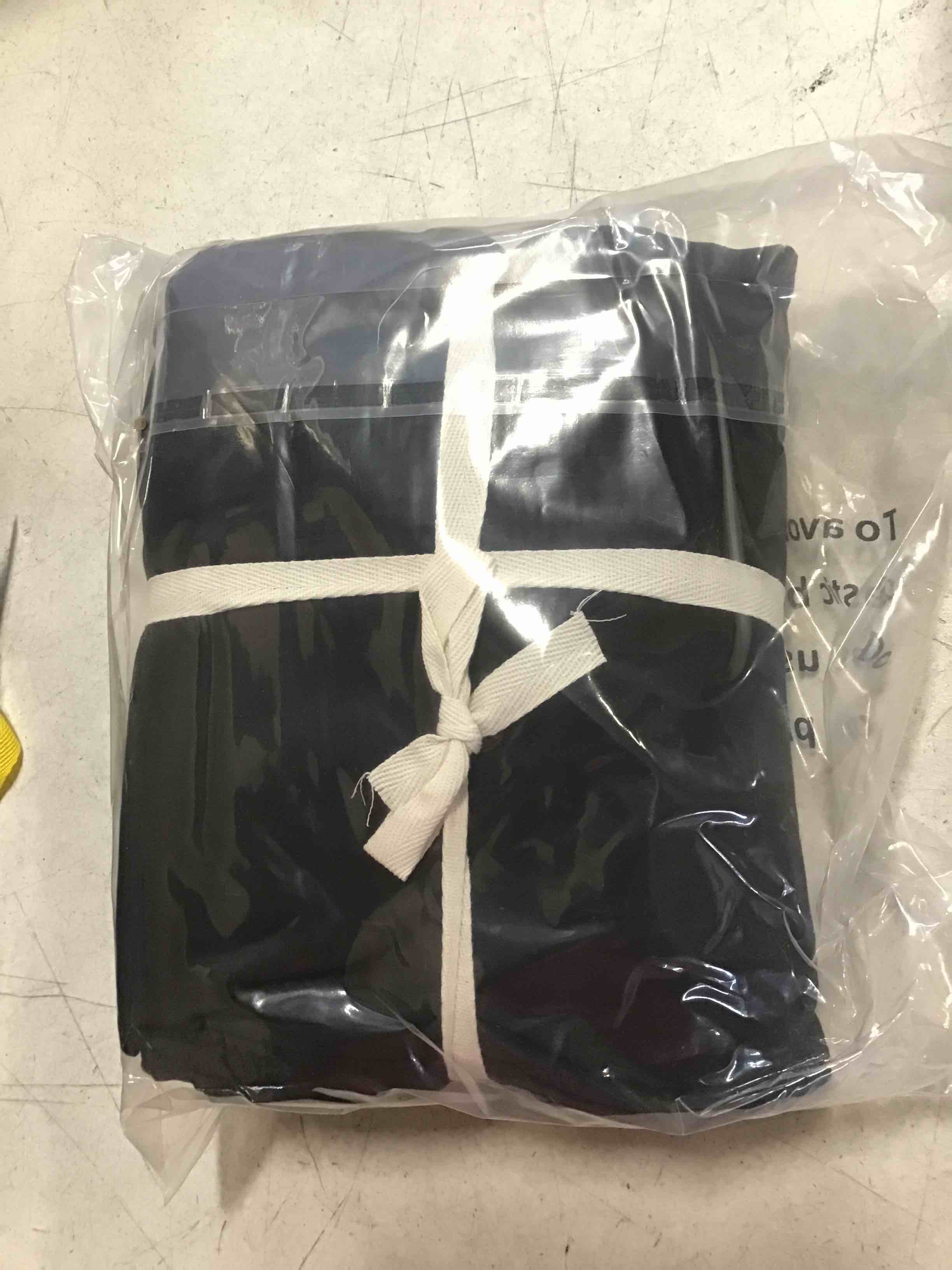 https://s3.amazonaws.com/lotting-images-prod/bidfta/PPE2033975_1744991117208.jpeg