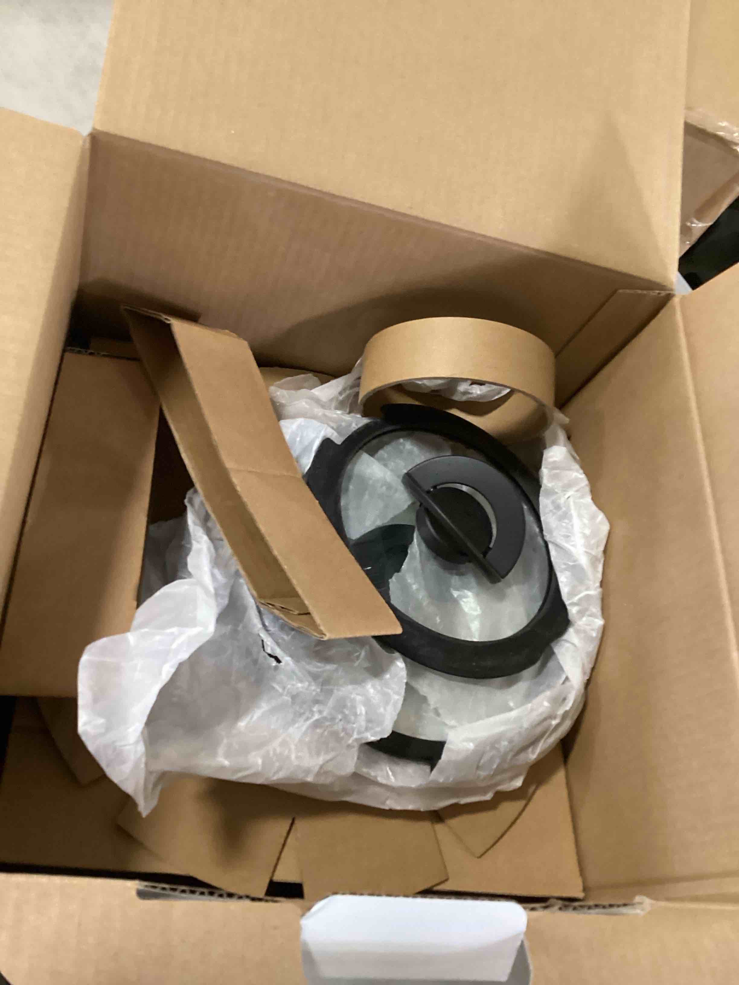 https://s3.amazonaws.com/lotting-images-prod/bidfta/PPE2034624_1745941929915.jpeg