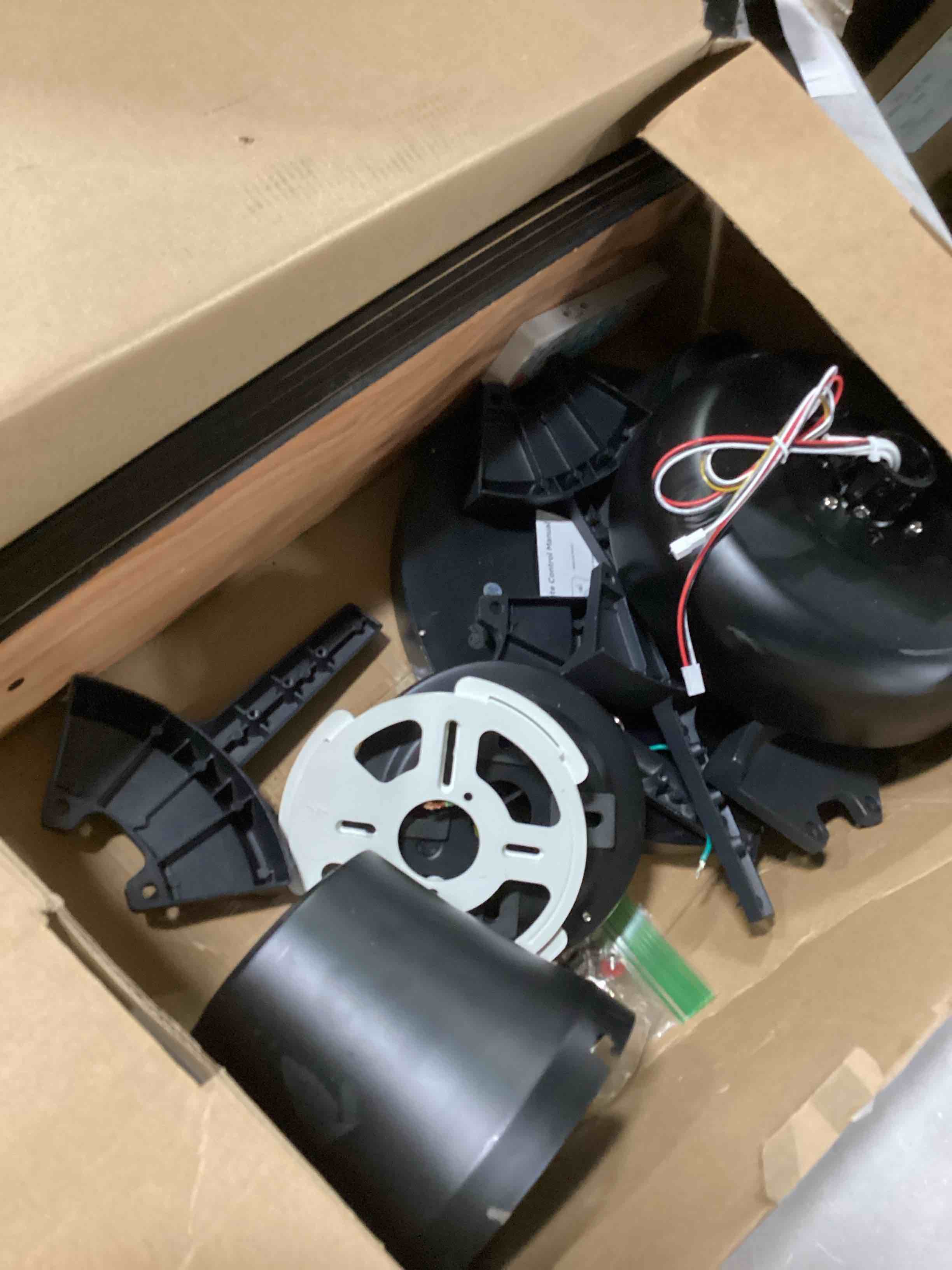 https://s3.amazonaws.com/lotting-images-prod/bidfta/PPE2034662_1745948865944.jpeg