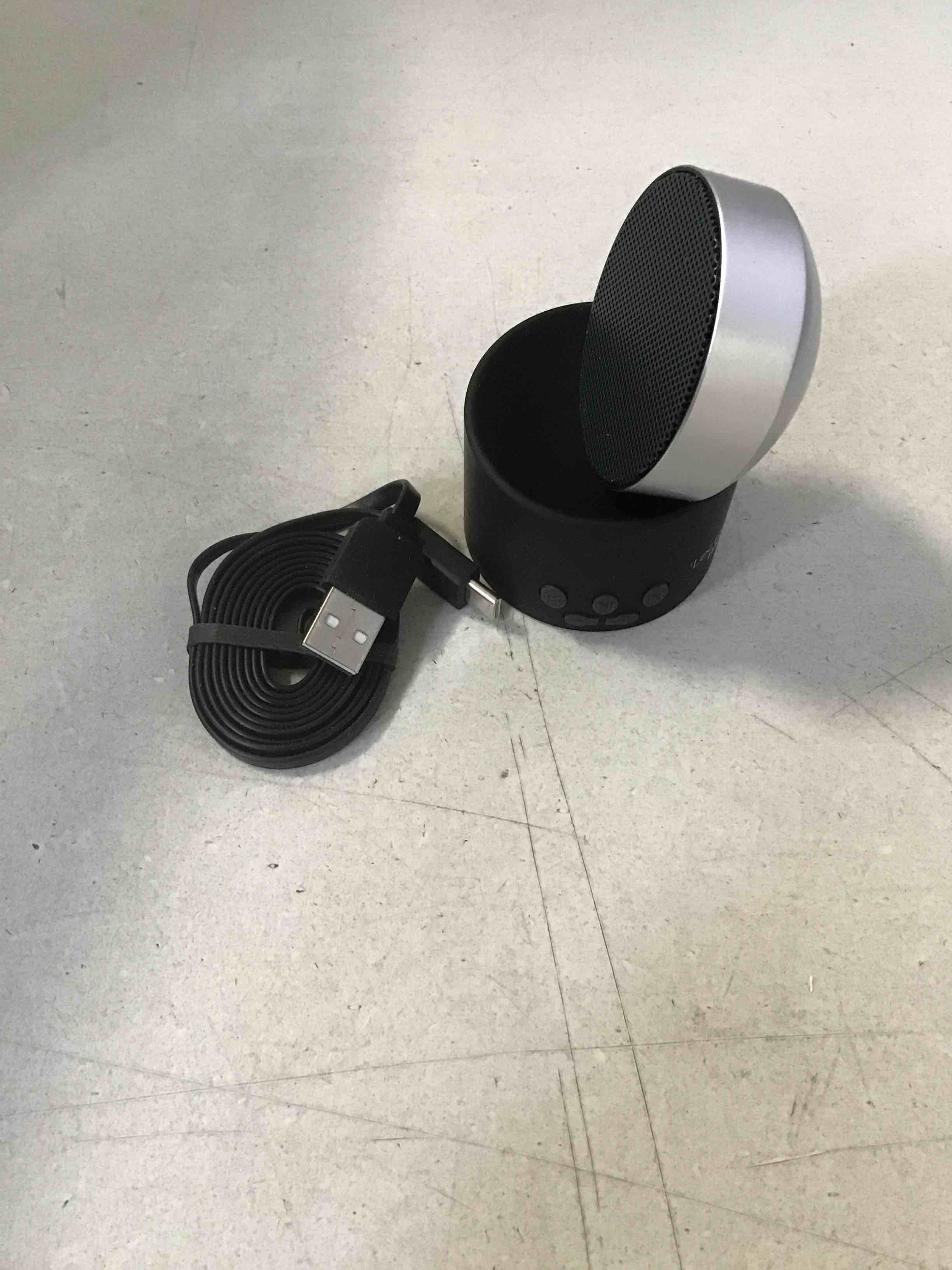 https://s3.amazonaws.com/lotting-images-prod/bidfta/PPE2037663_1744911830022.jpeg