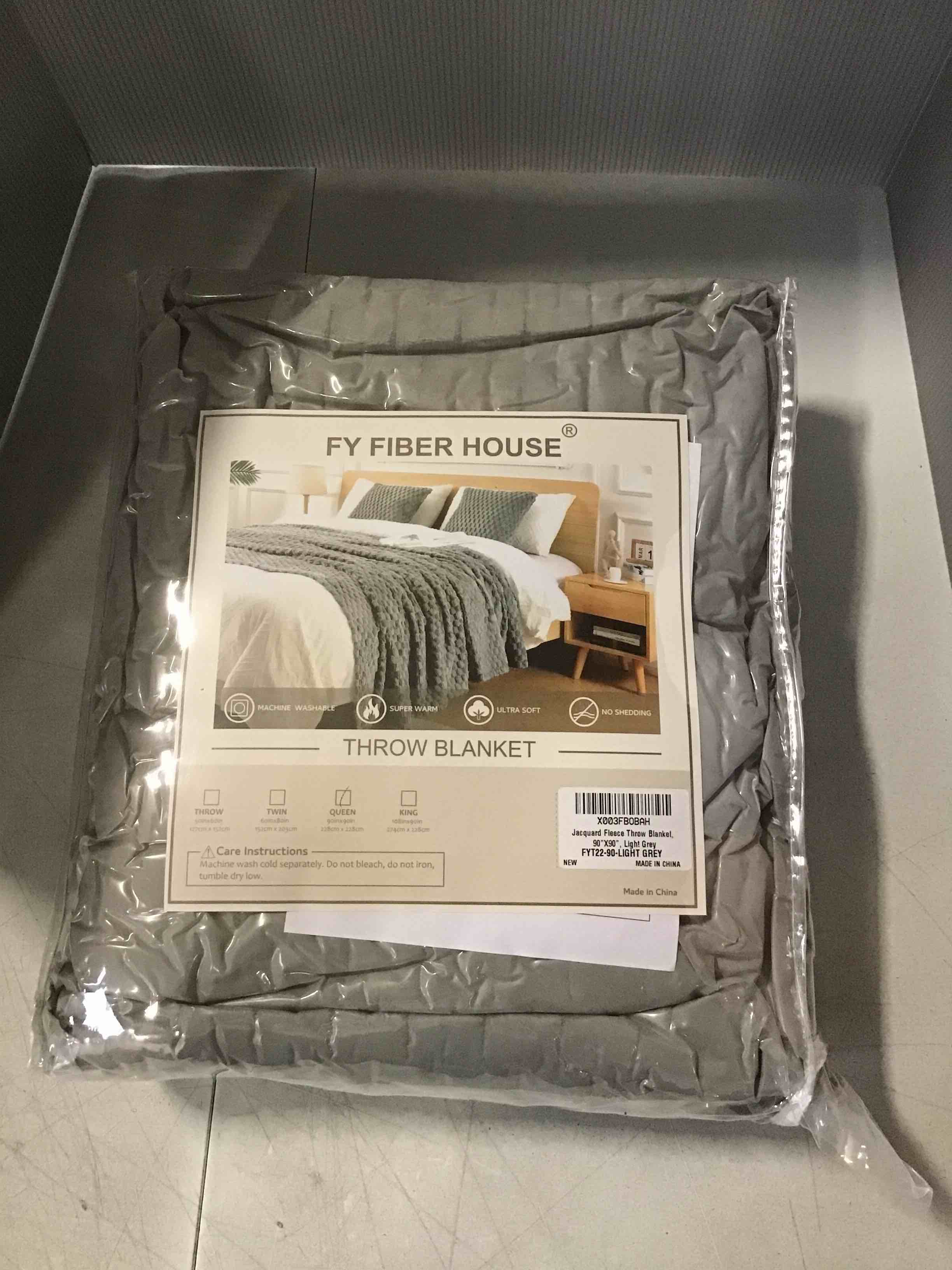 https://s3.amazonaws.com/lotting-images-prod/bidfta/PPE2037703_1745237477353.jpeg