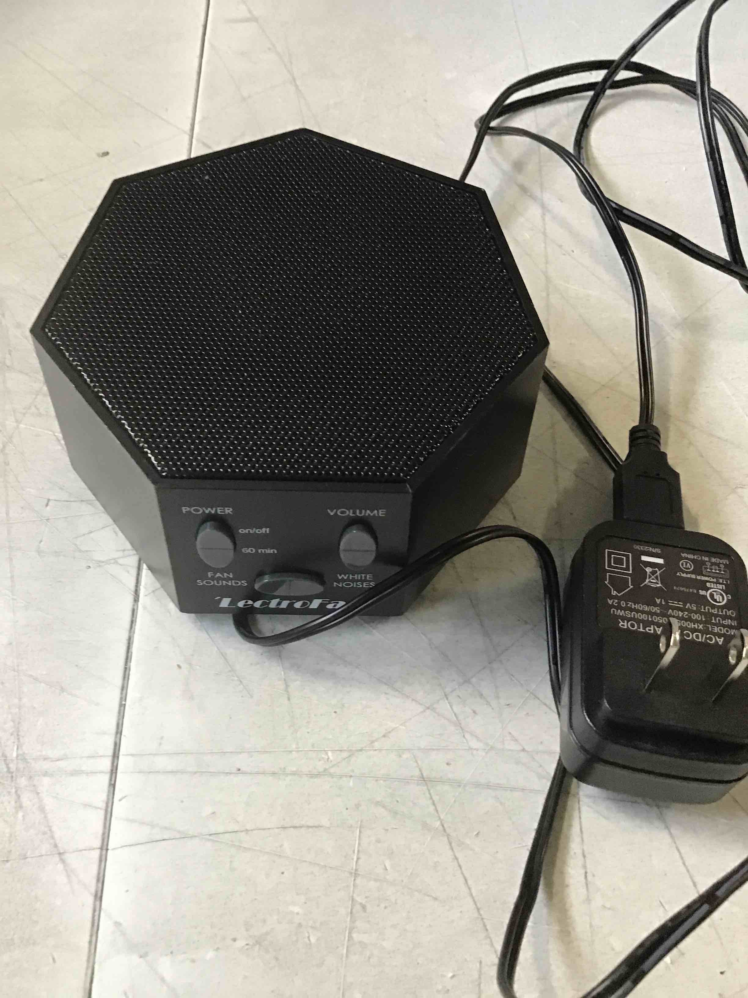https://s3.amazonaws.com/lotting-images-prod/bidfta/PPE2037936_1745520990903.jpeg