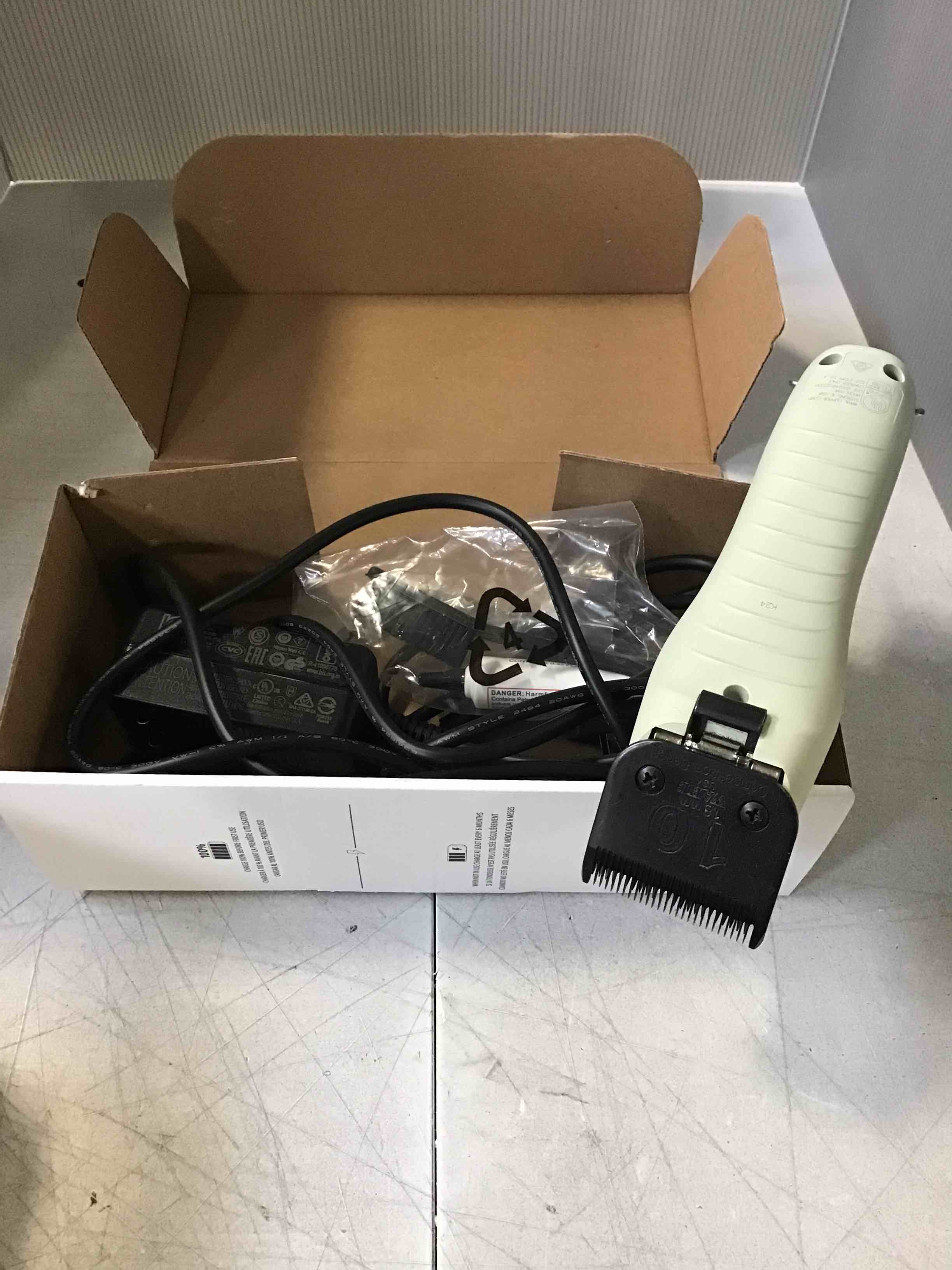 https://s3.amazonaws.com/lotting-images-prod/bidfta/PPE2037974_1745586875529.jpeg