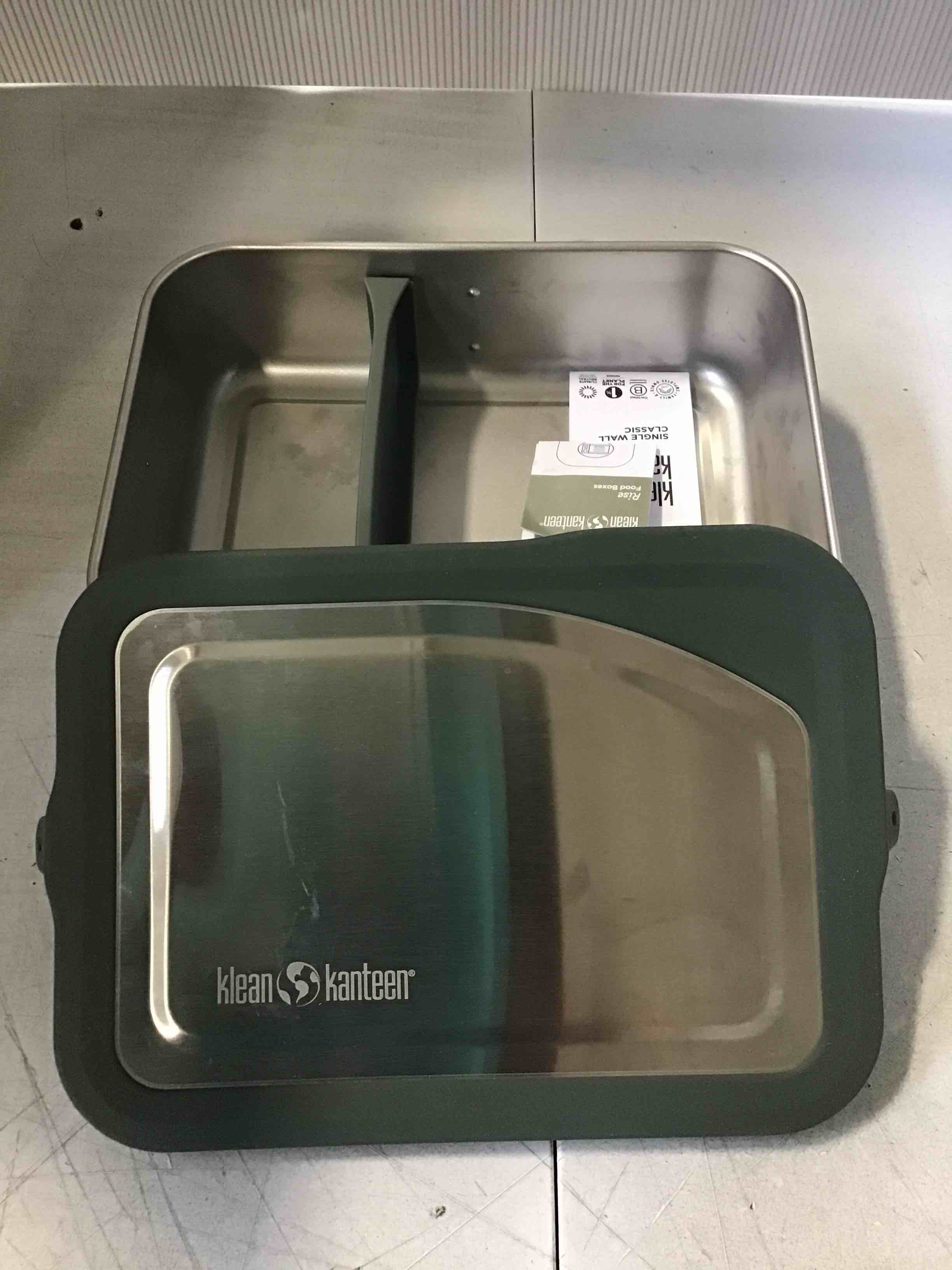 https://s3.amazonaws.com/lotting-images-prod/bidfta/PPE2037985_1745589367517.jpeg