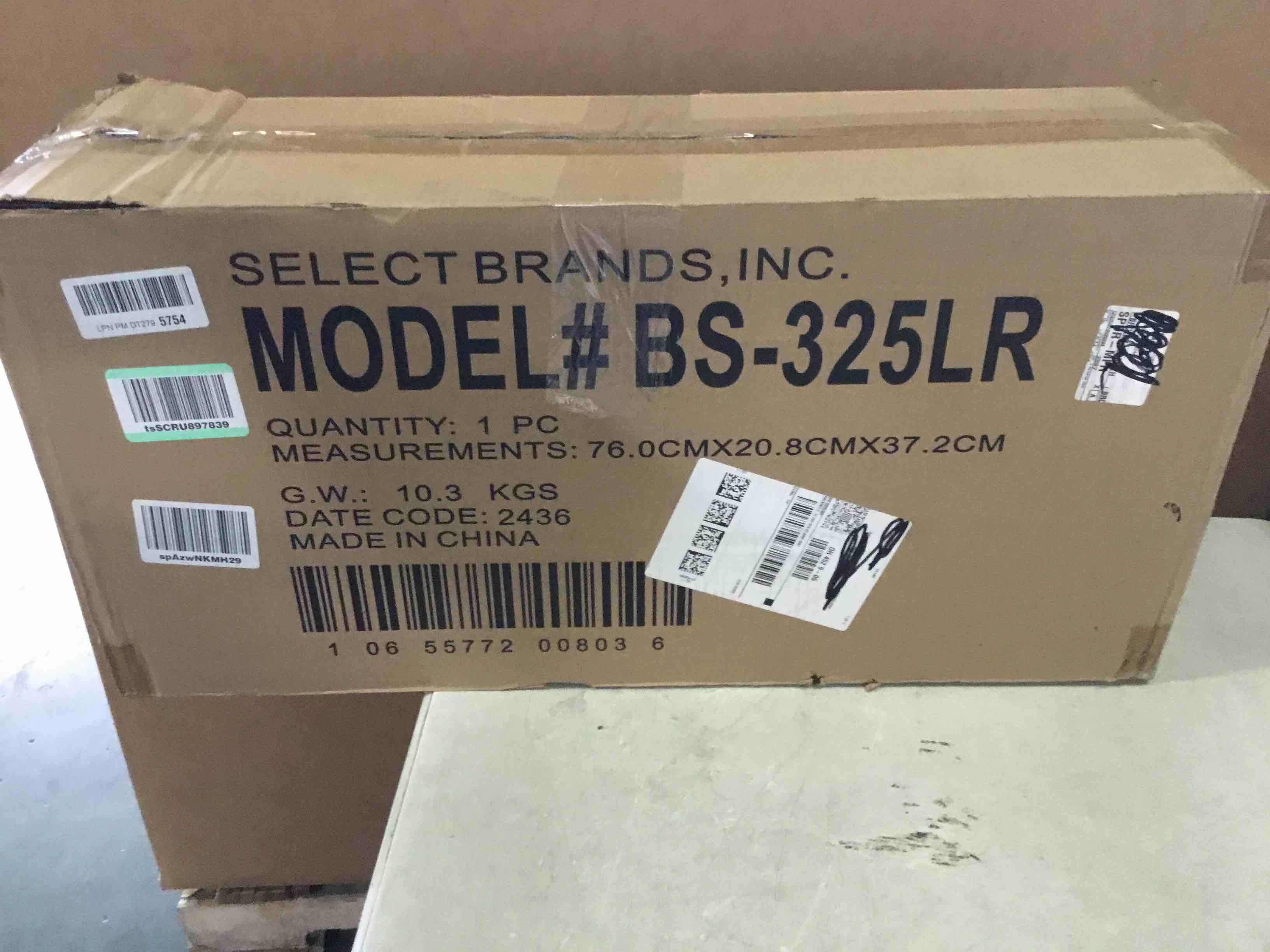 https://s3.amazonaws.com/lotting-images-prod/bidfta/PPE2045218_1744304882779.jpeg
