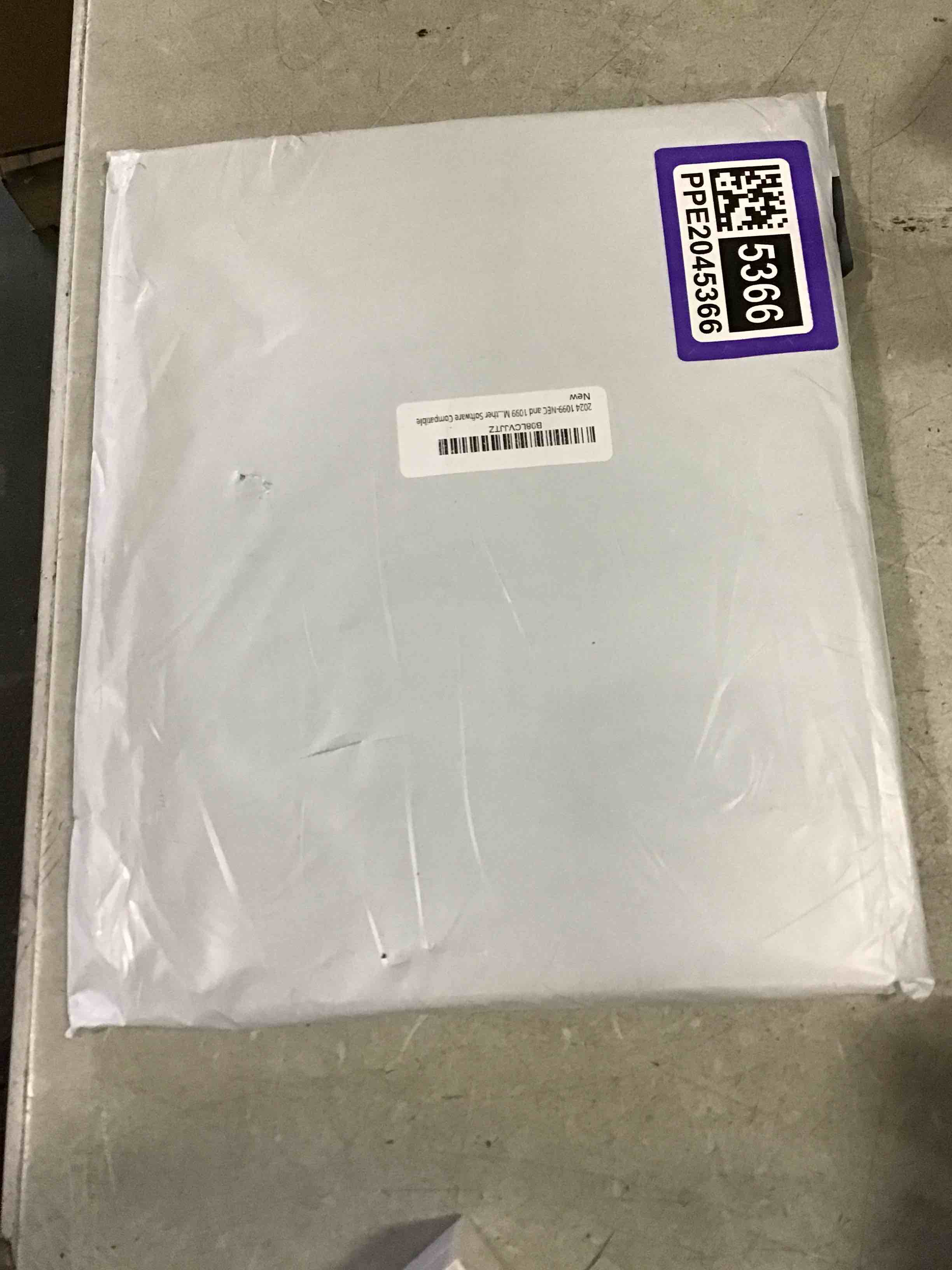 https://s3.amazonaws.com/lotting-images-prod/bidfta/PPE2045366_1744383303357.jpeg