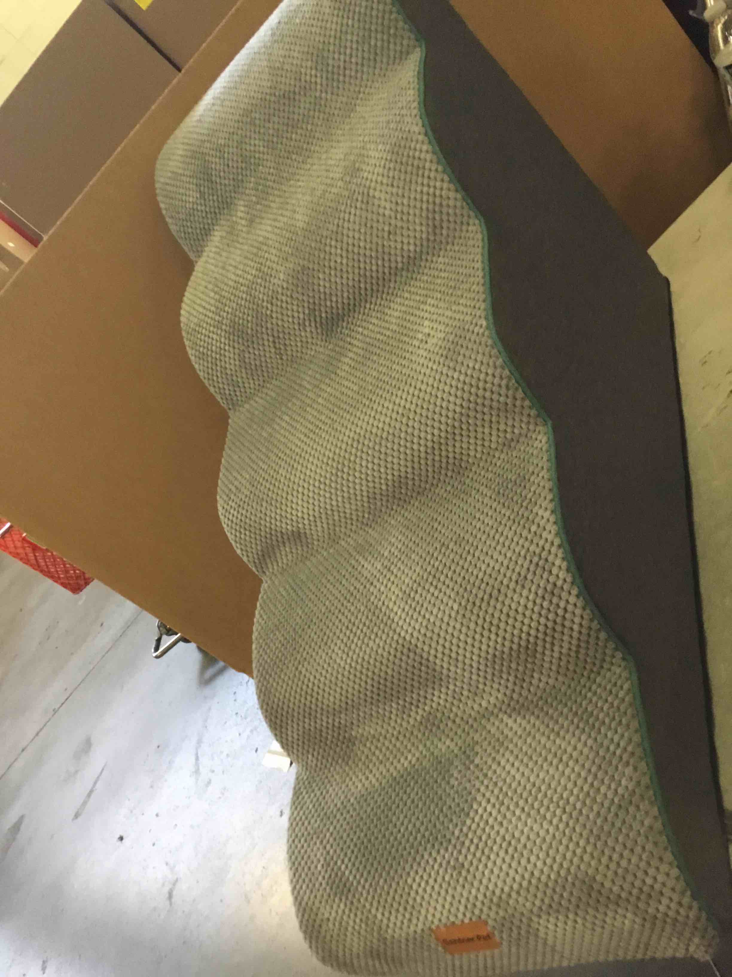 https://s3.amazonaws.com/lotting-images-prod/bidfta/PPE2045961_1744831577952.jpeg