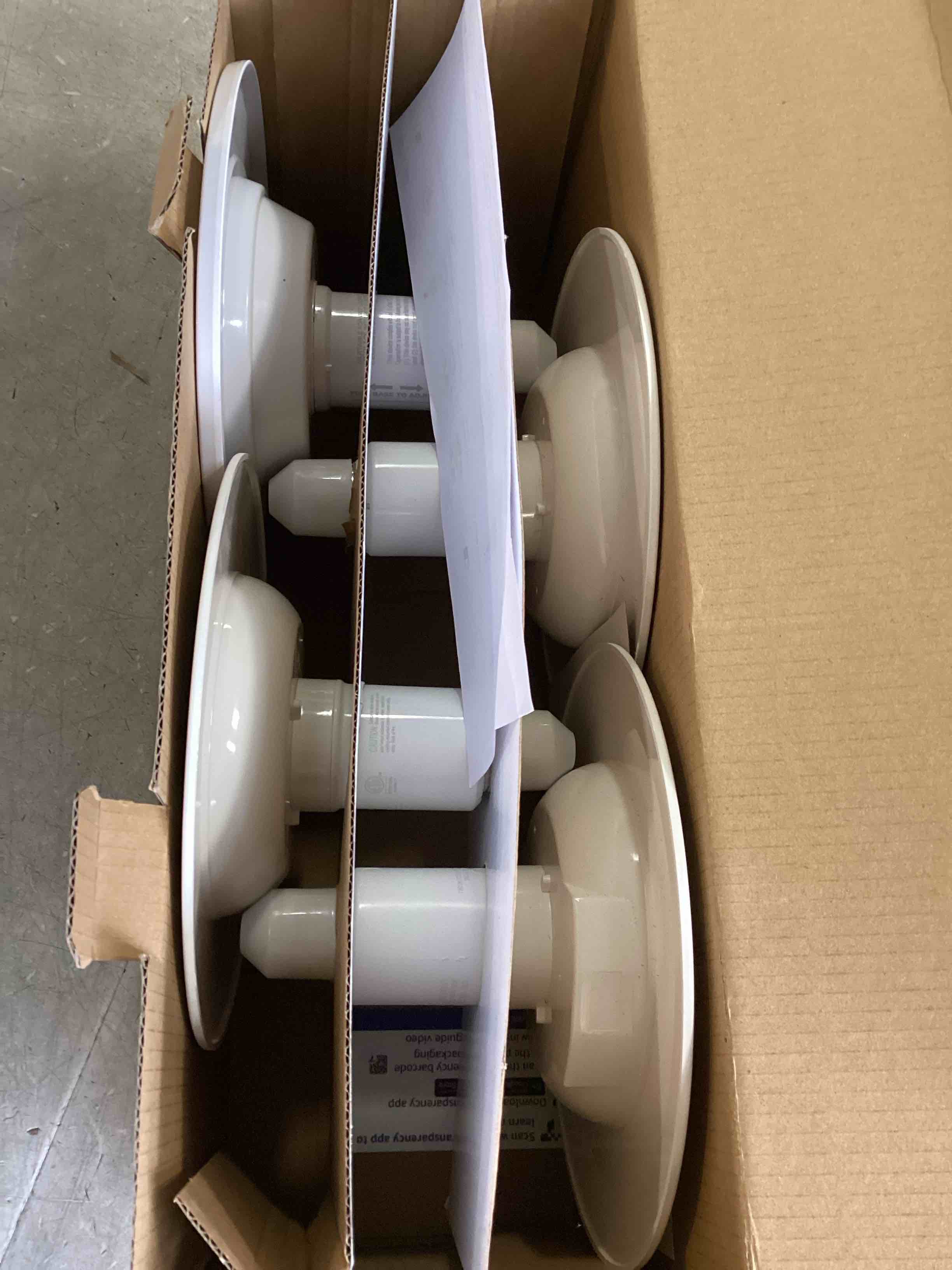 https://s3.amazonaws.com/lotting-images-prod/bidfta/PPE2047072_1743519302671.jpeg