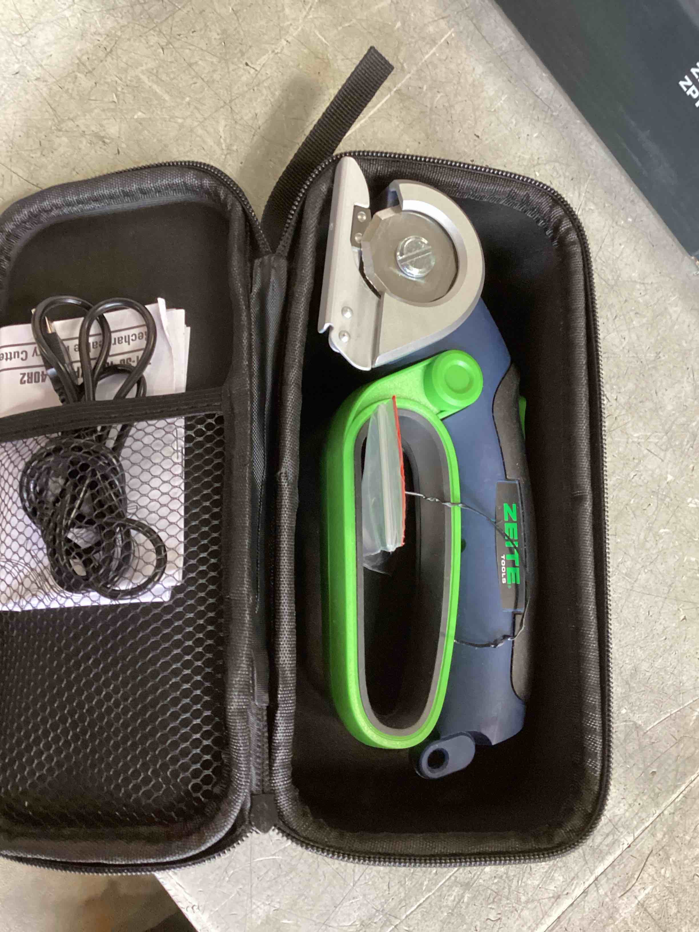 https://s3.amazonaws.com/lotting-images-prod/bidfta/PPE2047102_1743522246880.jpeg