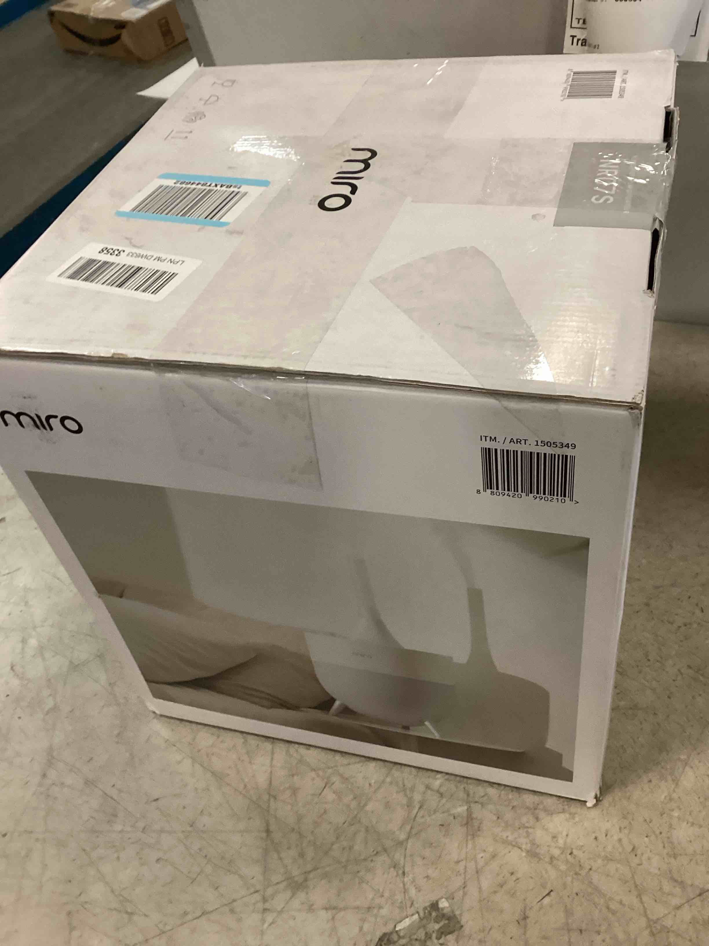 https://s3.amazonaws.com/lotting-images-prod/bidfta/PPE2047487_1744047407100.jpeg