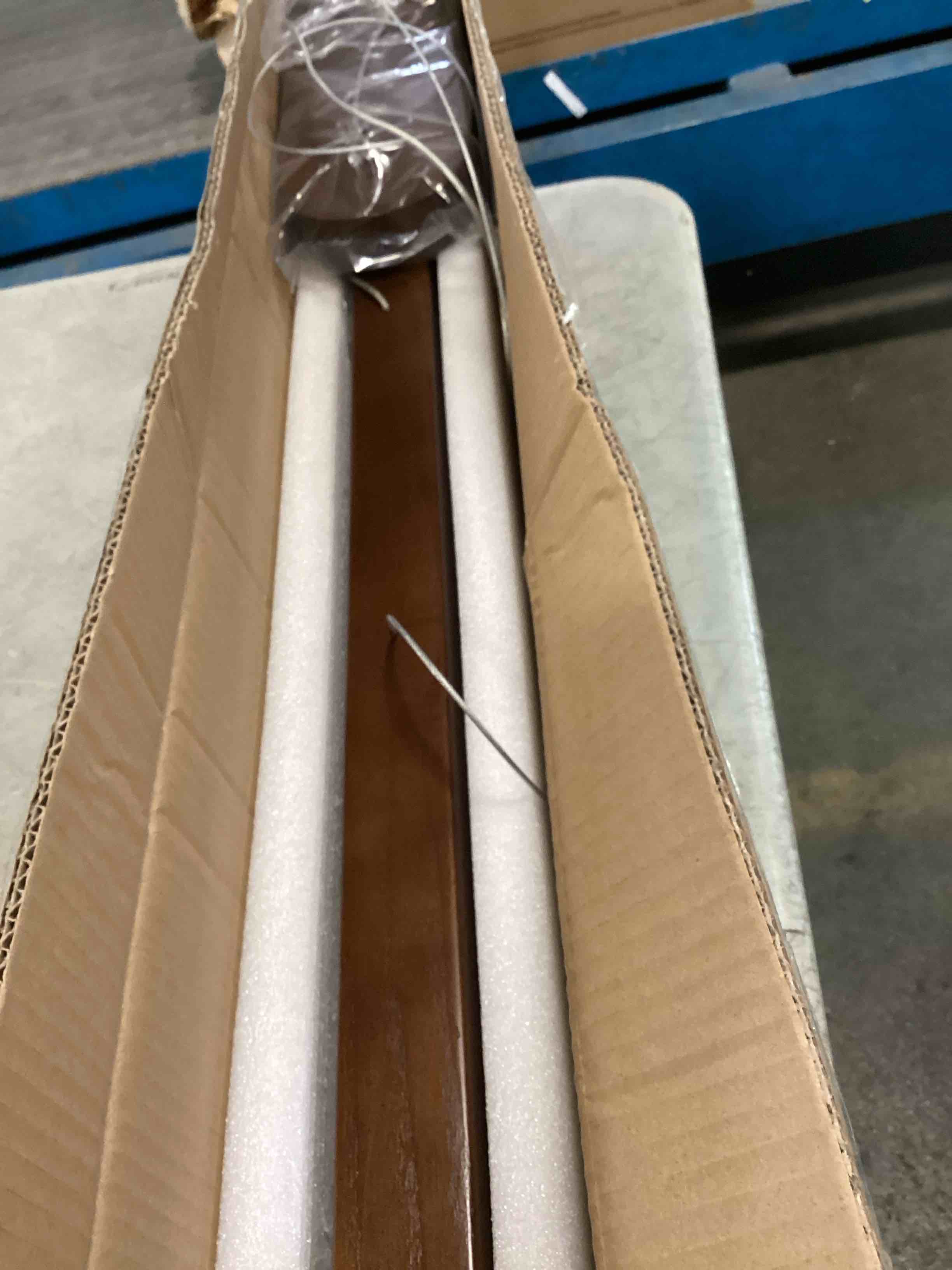 https://s3.amazonaws.com/lotting-images-prod/bidfta/PPE2048669_1745423356780.jpeg