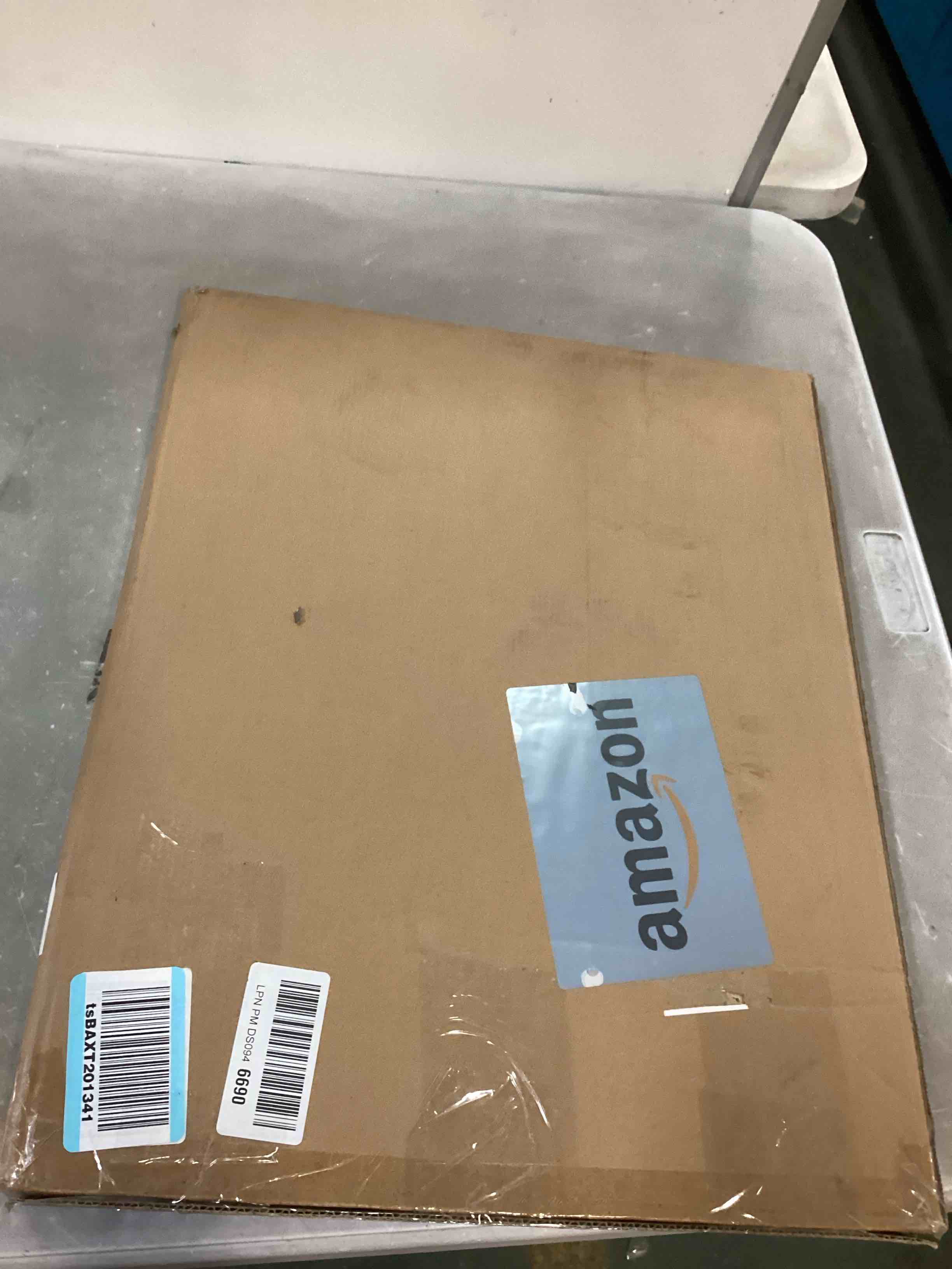 https://s3.amazonaws.com/lotting-images-prod/bidfta/PPE2048964_1744903759251.jpeg