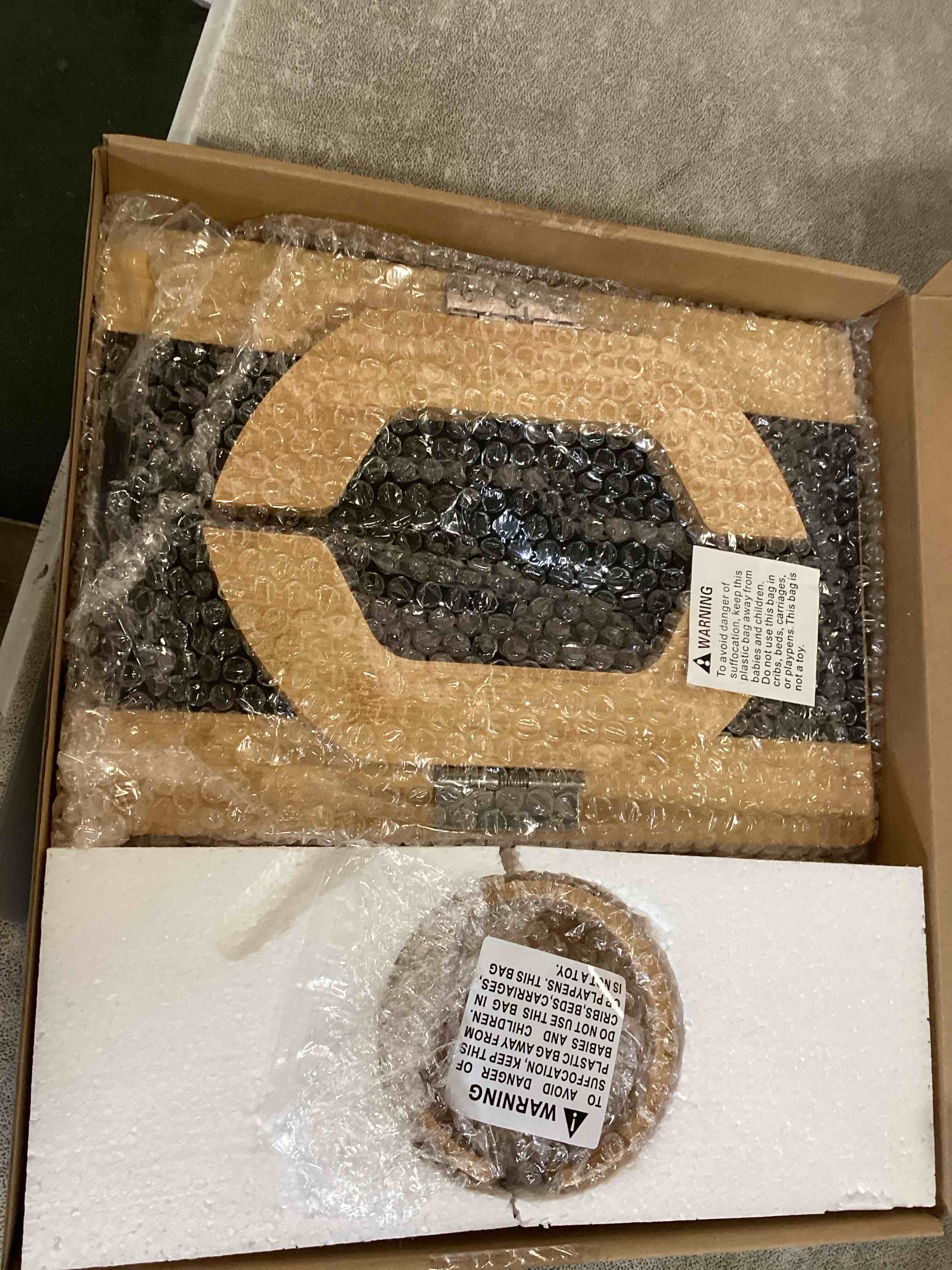 https://s3.amazonaws.com/lotting-images-prod/bidfta/PPE2049085_1745591591454.jpeg