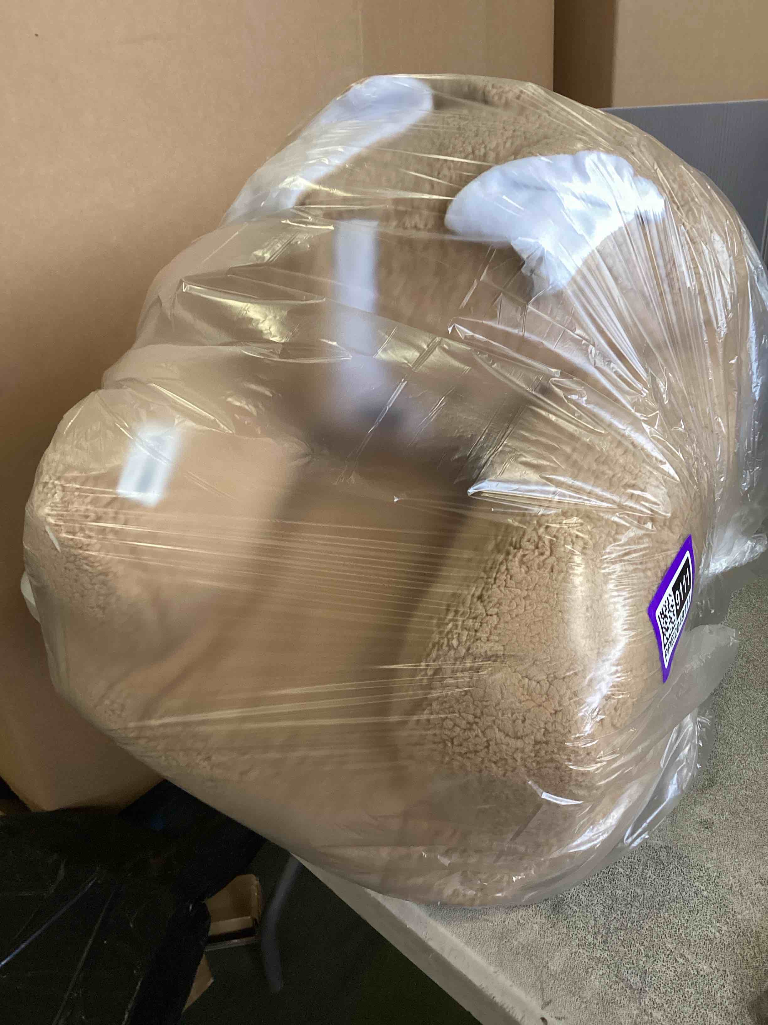 https://s3.amazonaws.com/lotting-images-prod/bidfta/PPE2049111_1744980478207.jpeg