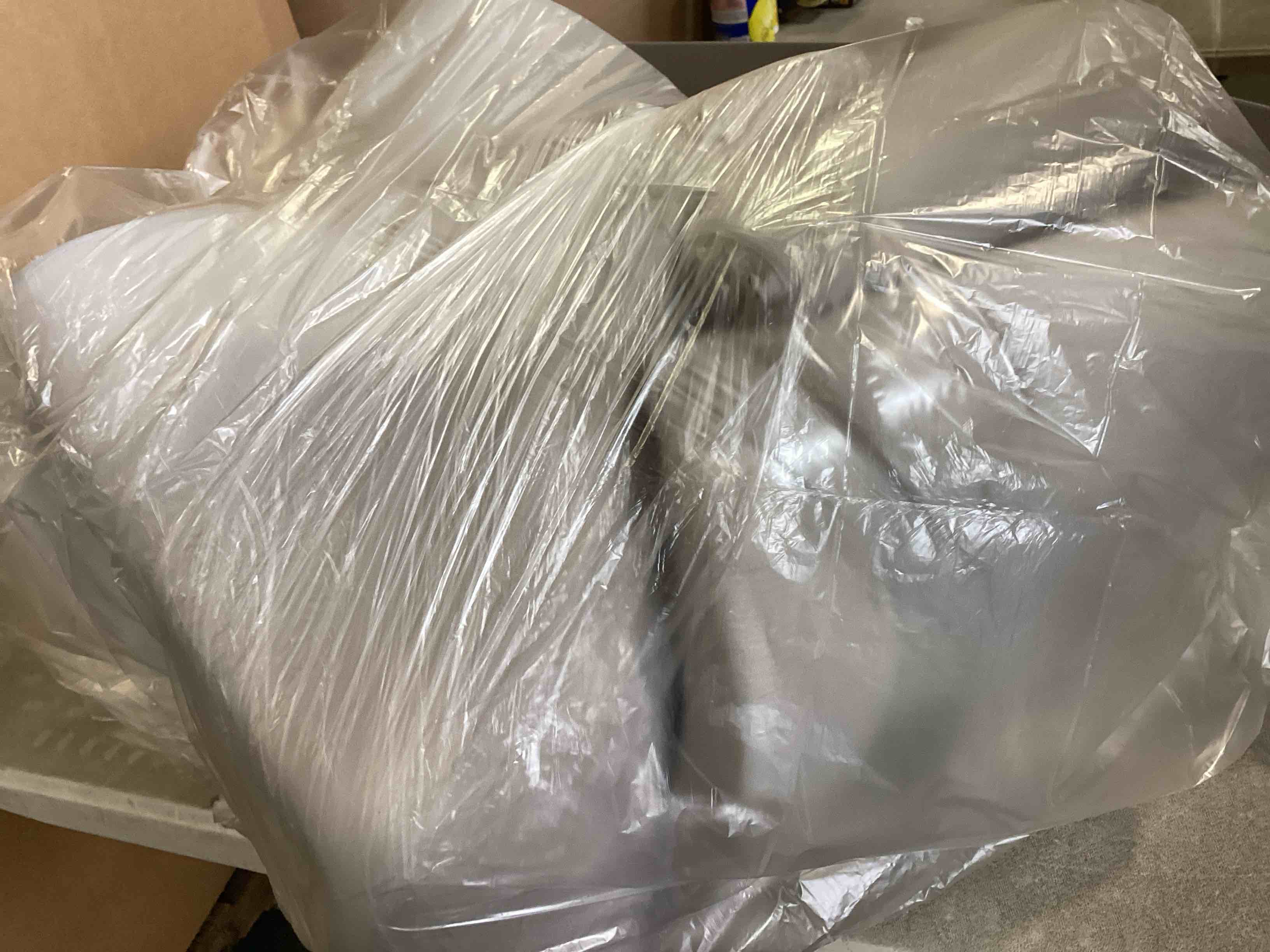 https://s3.amazonaws.com/lotting-images-prod/bidfta/PPE2049187_1745585666134.jpeg