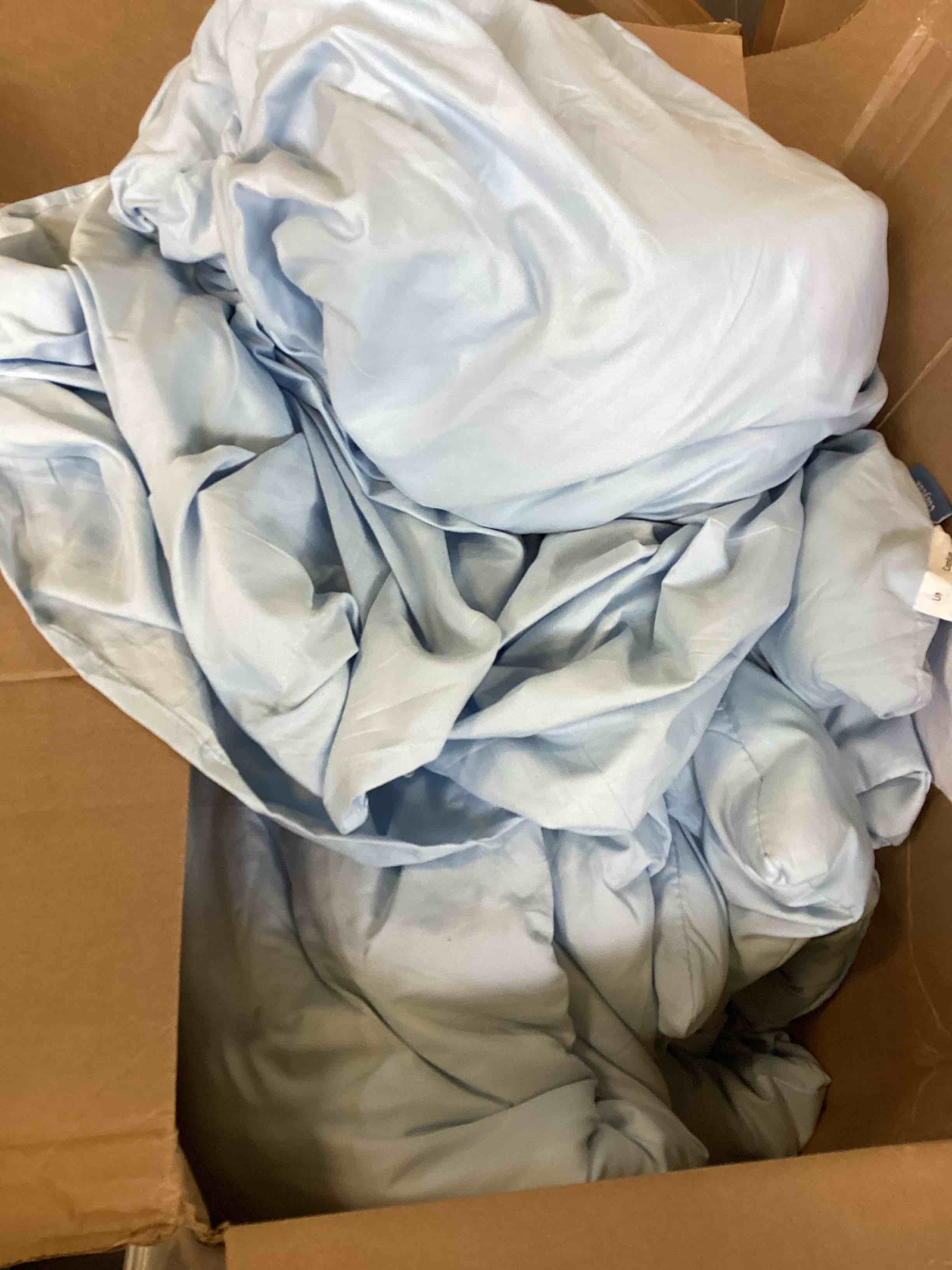 https://s3.amazonaws.com/lotting-images-prod/bidfta/PPE2050870_1744306091859.jpeg