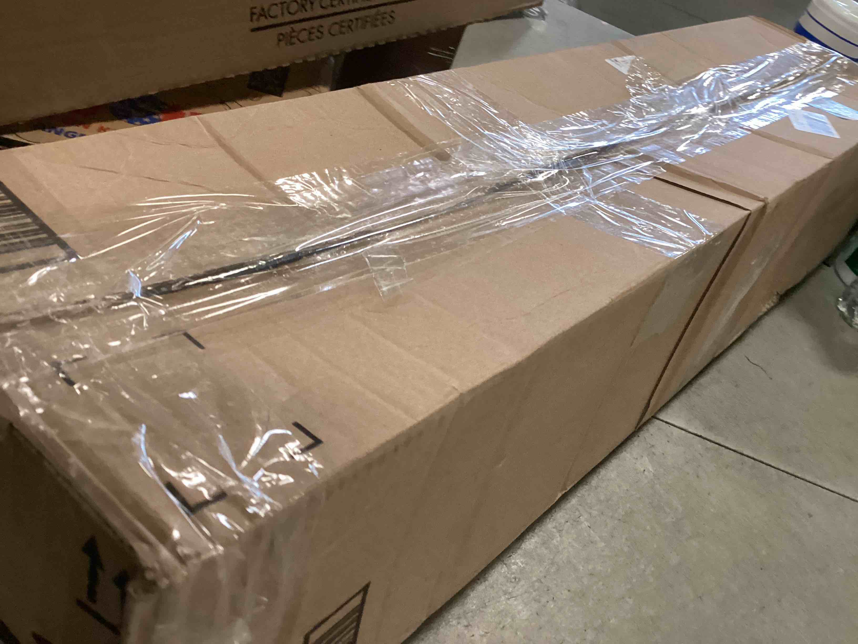 https://s3.amazonaws.com/lotting-images-prod/bidfta/PPE2051108_1744808491399.jpeg