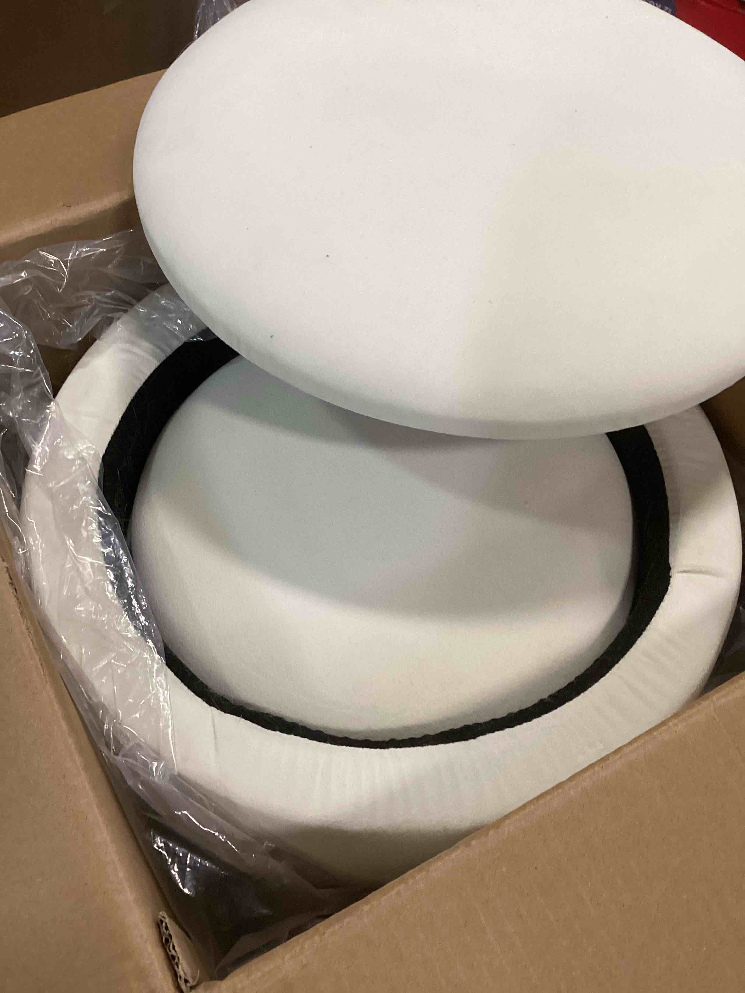 https://s3.amazonaws.com/lotting-images-prod/bidfta/PPE2051396_1745004218708.jpeg