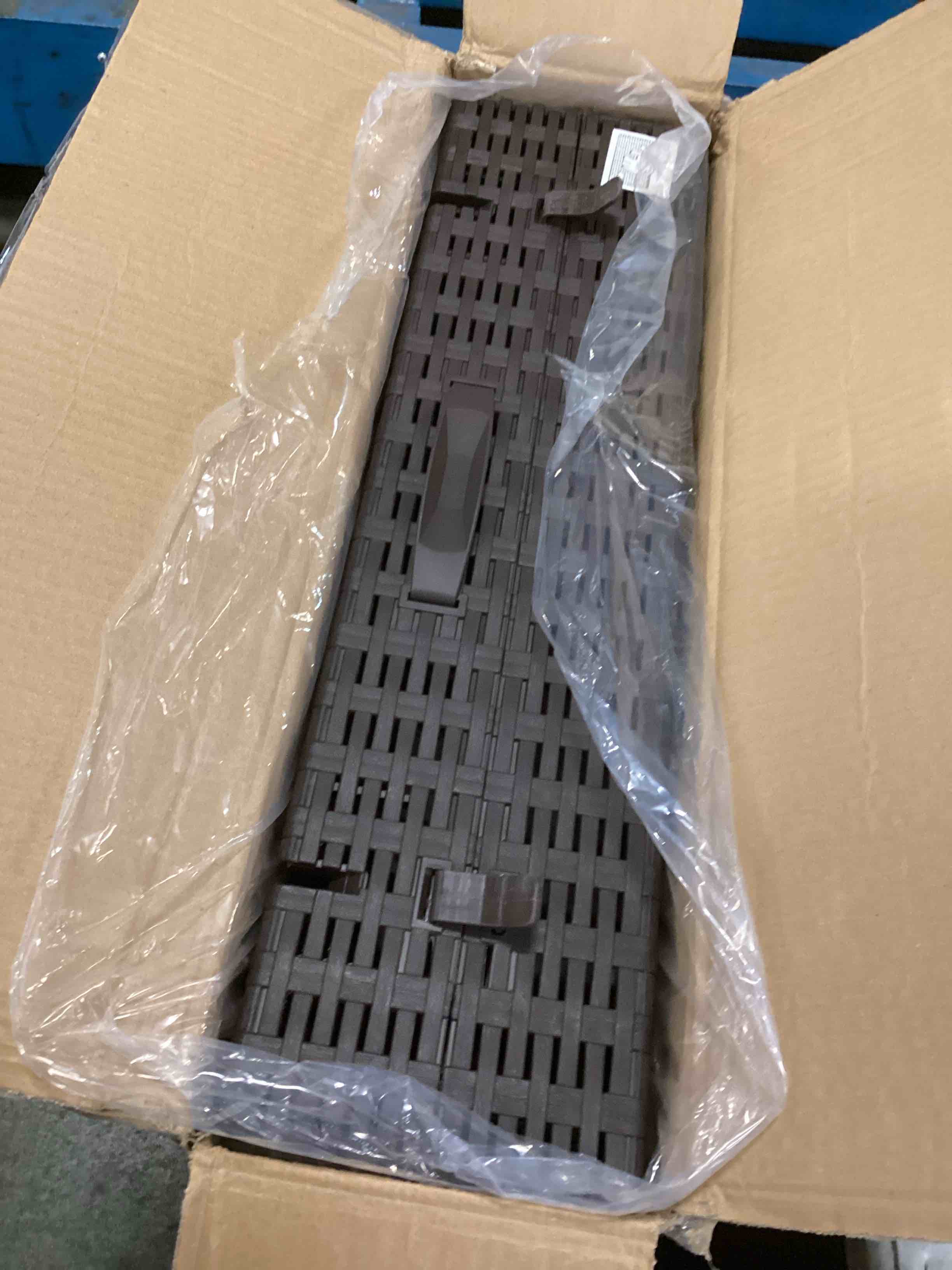 https://s3.amazonaws.com/lotting-images-prod/bidfta/PPE2051480_1745251820573.jpeg