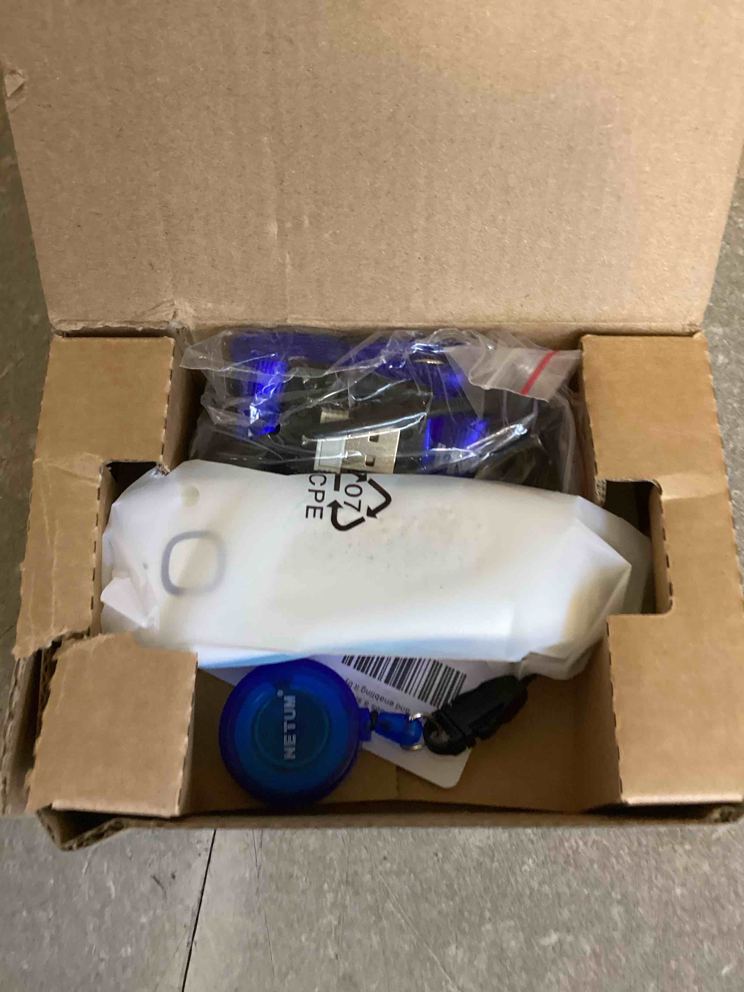 https://s3.amazonaws.com/lotting-images-prod/bidfta/PPE2051888_1745430048666.jpeg