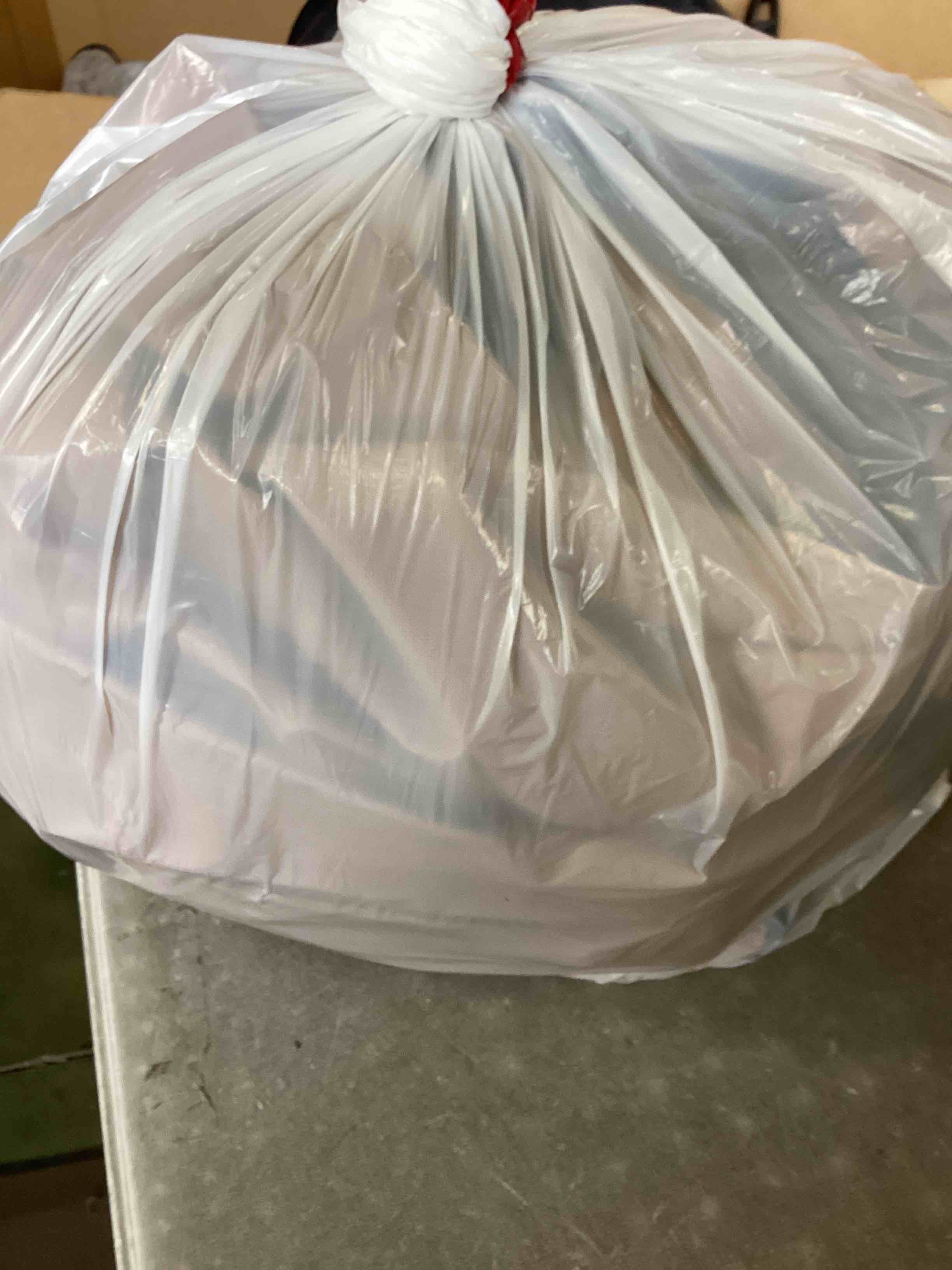 https://s3.amazonaws.com/lotting-images-prod/bidfta/PPE2052795_1745939513160.jpeg