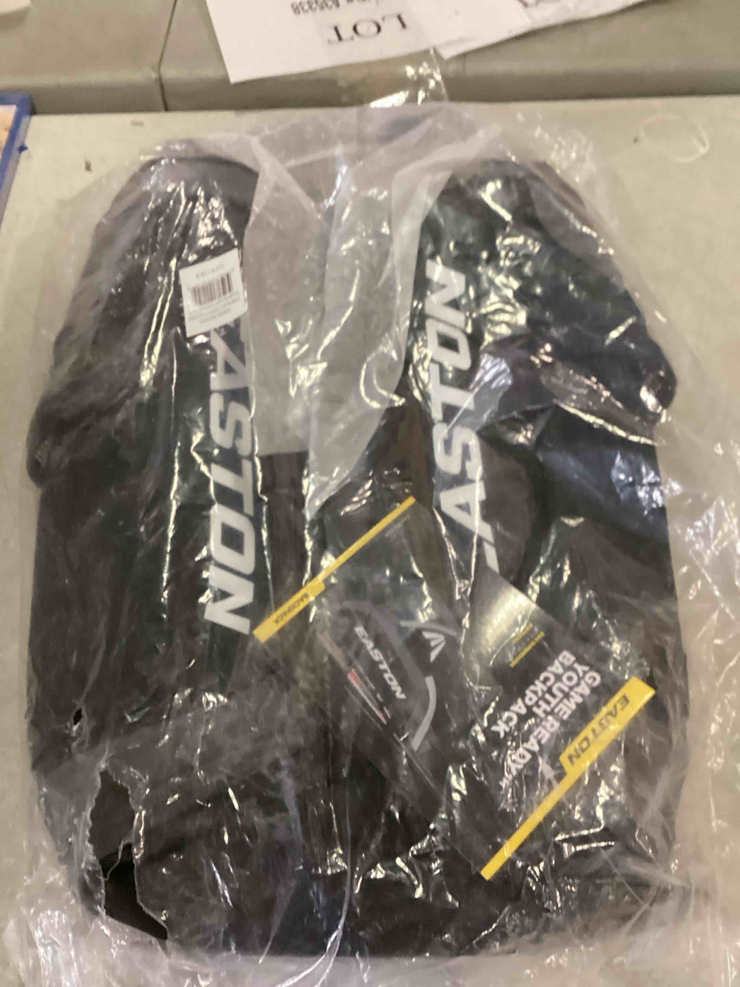 https://s3.amazonaws.com/lotting-images-prod/bidfta/PPE2053070_1743604098338.jpeg