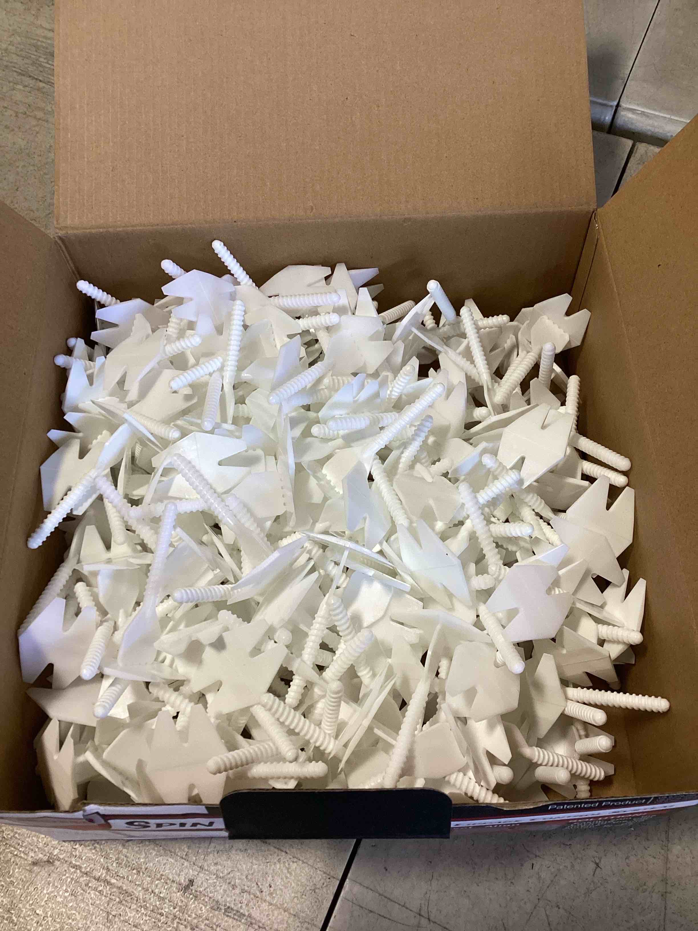 https://s3.amazonaws.com/lotting-images-prod/bidfta/PPE2055036_1744897012803.jpeg