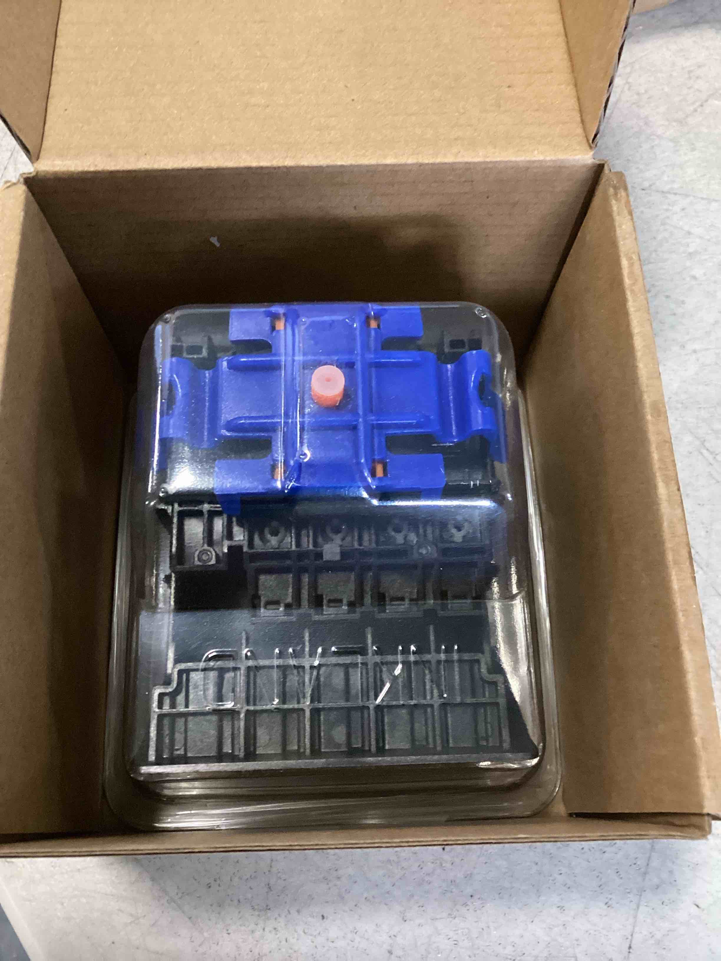 https://s3.amazonaws.com/lotting-images-prod/bidfta/PPE2055450_1745005152543.jpeg
