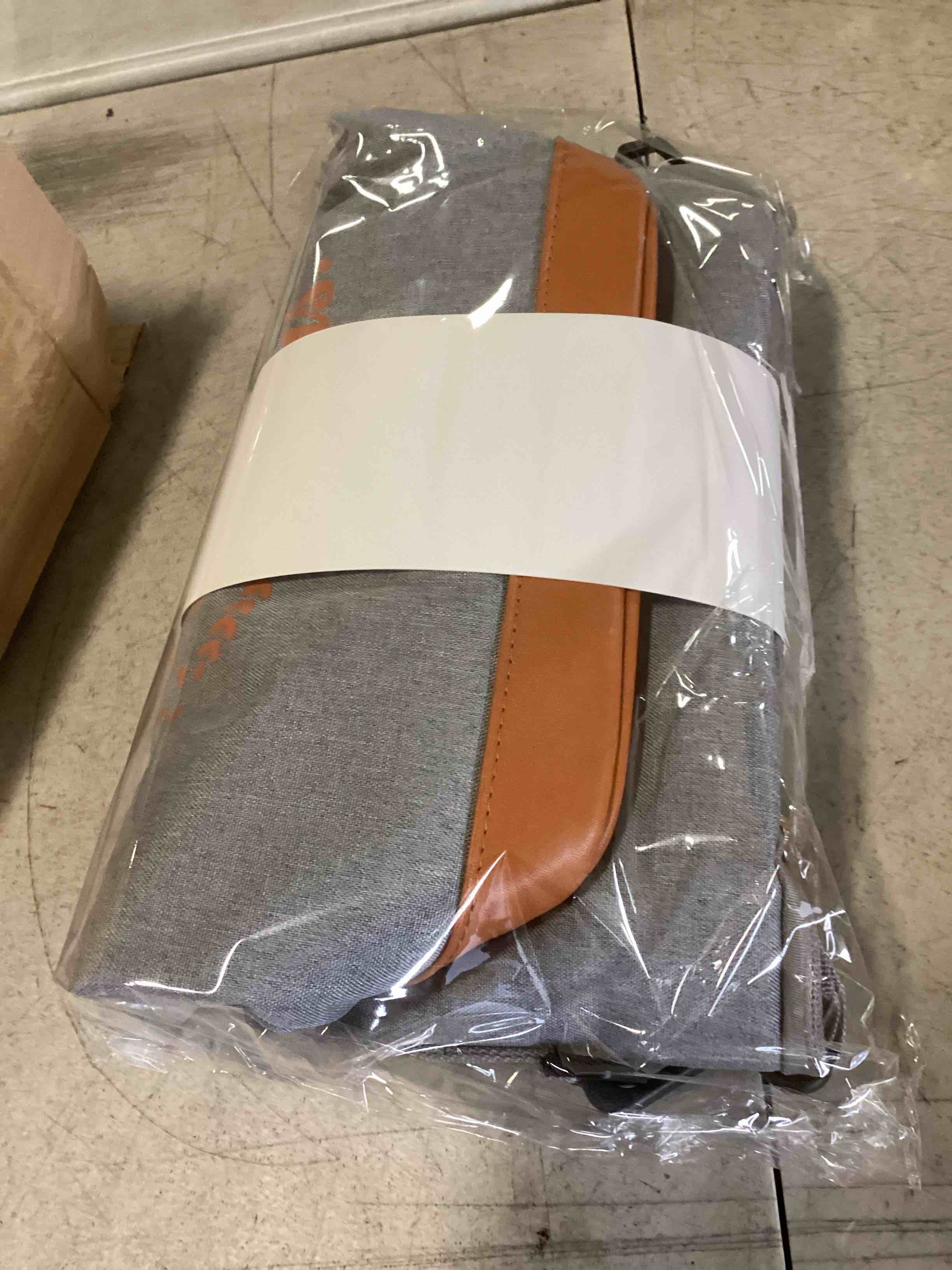 https://s3.amazonaws.com/lotting-images-prod/bidfta/PPE2055457_1745006479391.jpeg