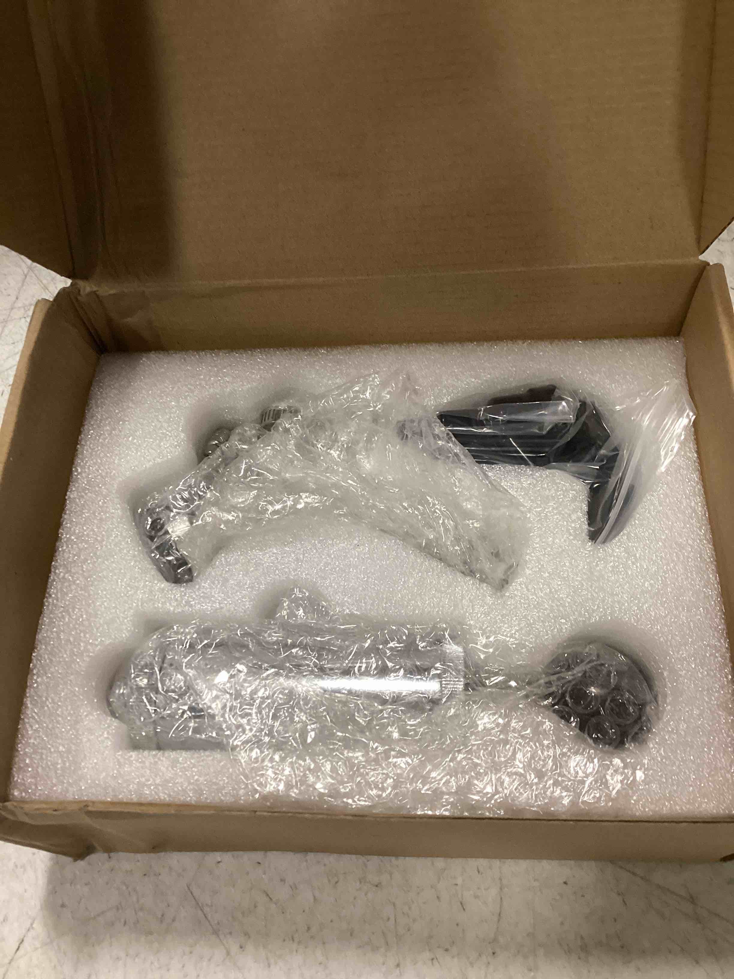https://s3.amazonaws.com/lotting-images-prod/bidfta/PPE2055958_1745862164842.jpeg