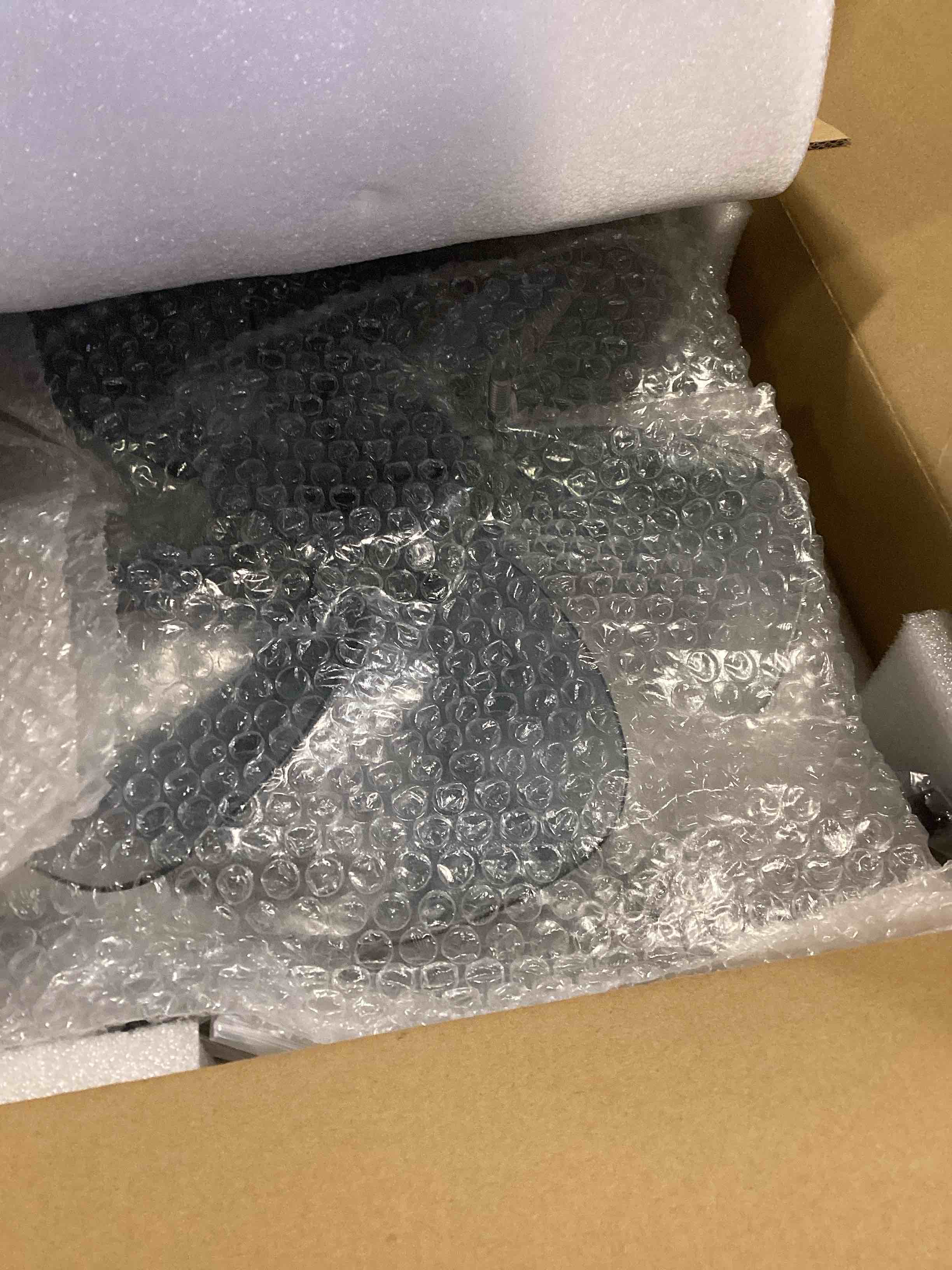 https://s3.amazonaws.com/lotting-images-prod/bidfta/PPE2055985_1745867924518.jpeg