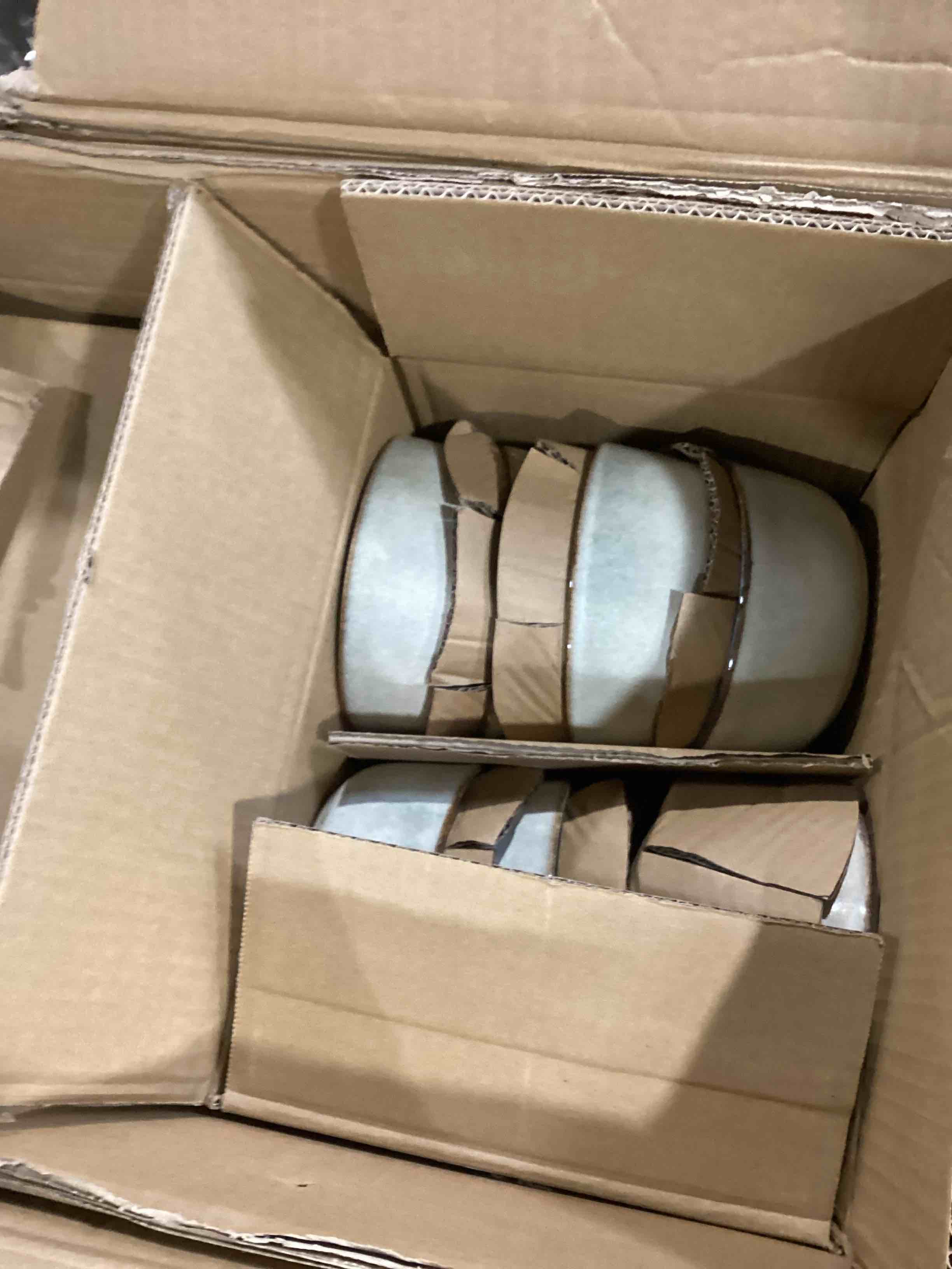 https://s3.amazonaws.com/lotting-images-prod/bidfta/PPE2056063_1737733255754.jpeg