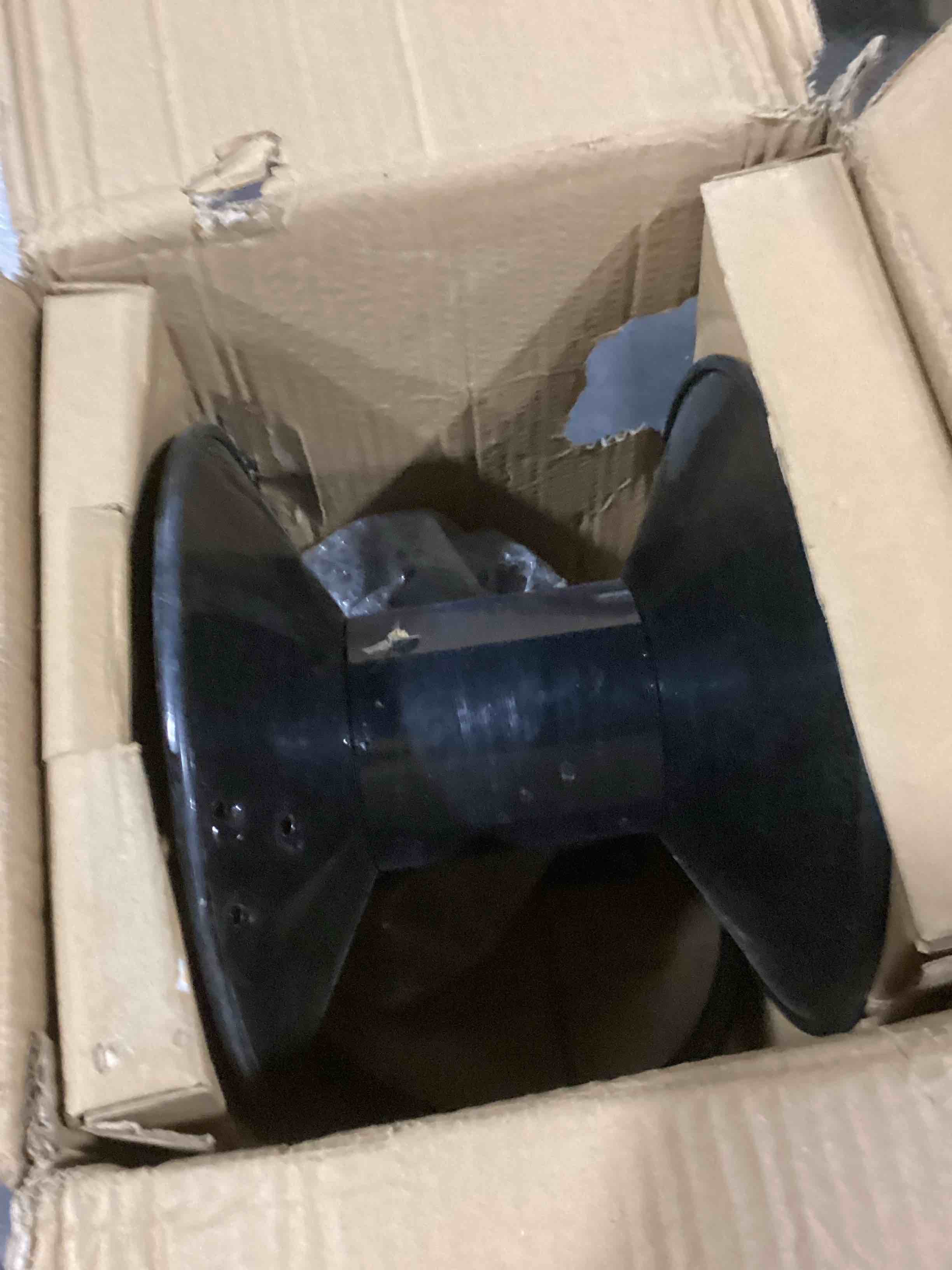 https://s3.amazonaws.com/lotting-images-prod/bidfta/PPE2056471_1738328599426.jpeg