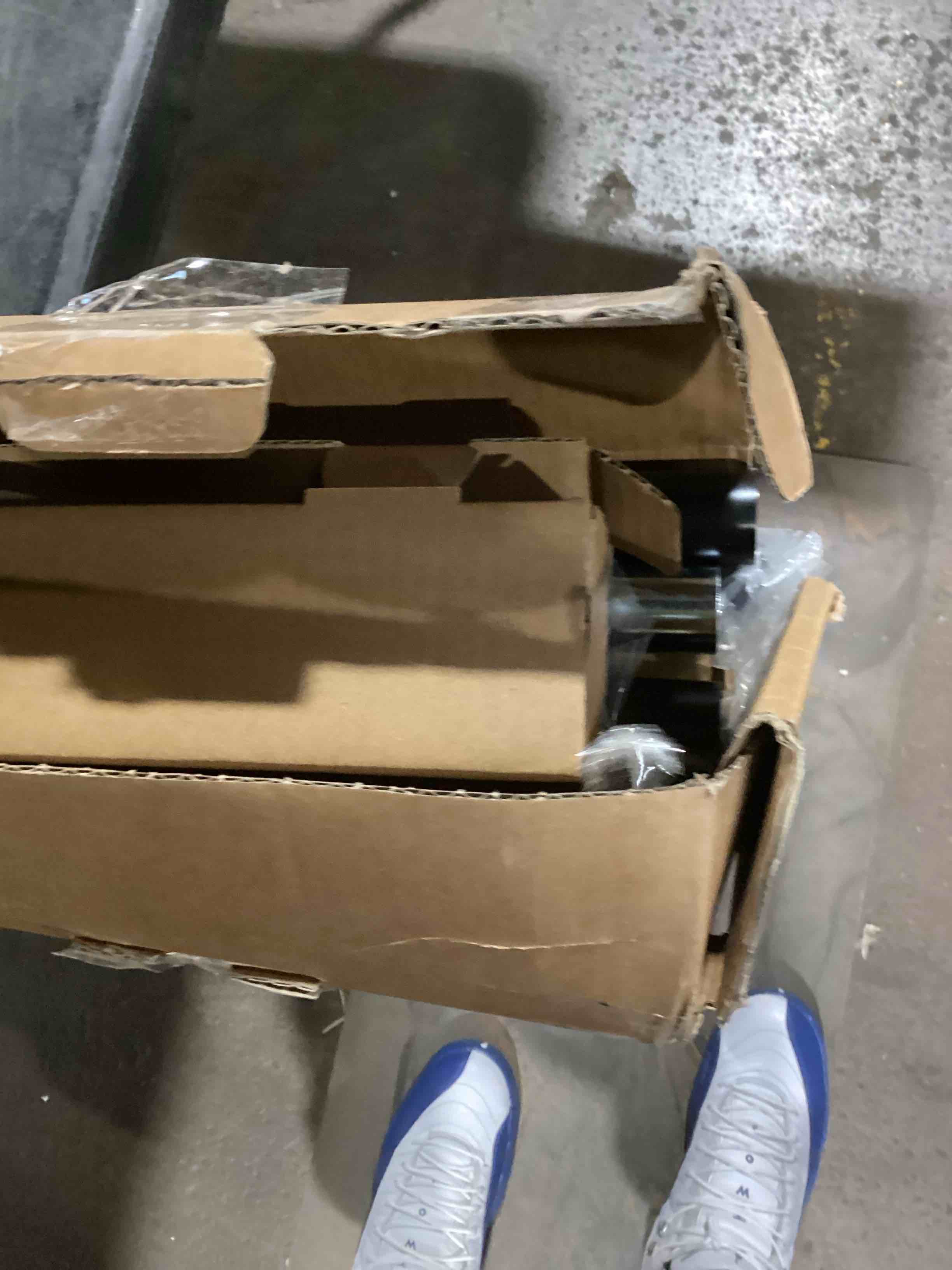 https://s3.amazonaws.com/lotting-images-prod/bidfta/PPE2056483_1738330820110.jpeg