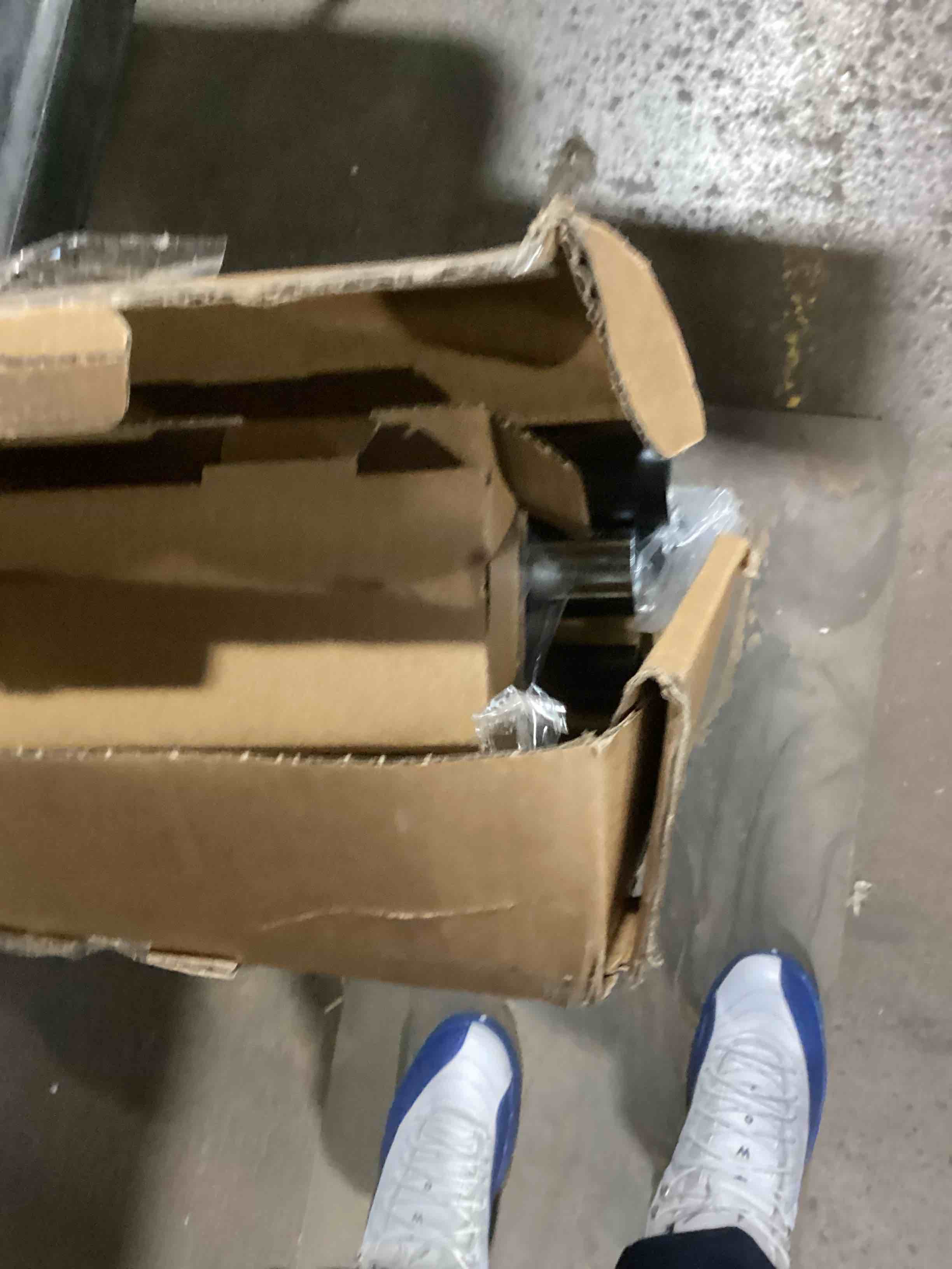 https://s3.amazonaws.com/lotting-images-prod/bidfta/PPE2056483_1738330821199.jpeg