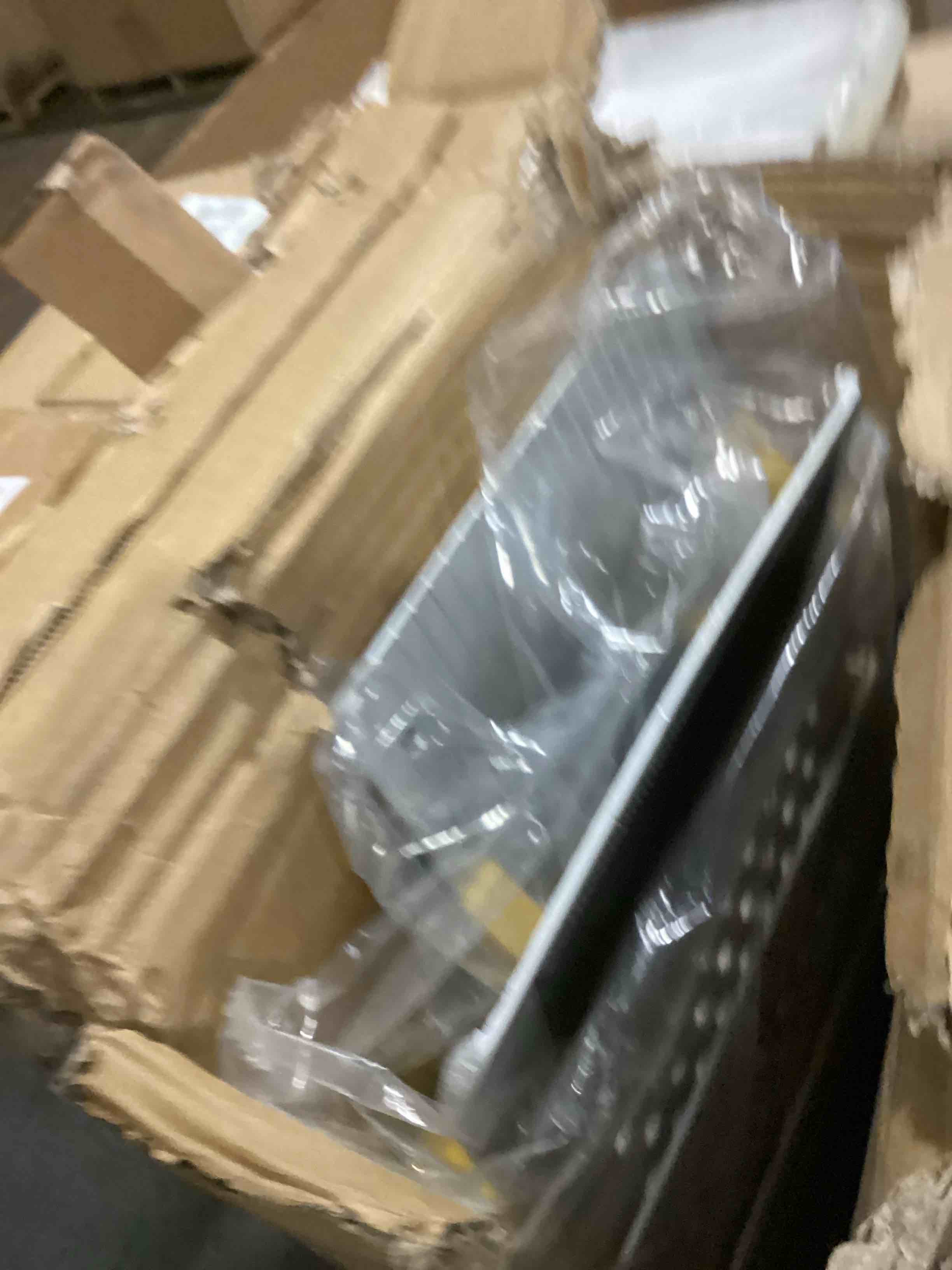 https://s3.amazonaws.com/lotting-images-prod/bidfta/PPE2056491_1738333317038.jpeg