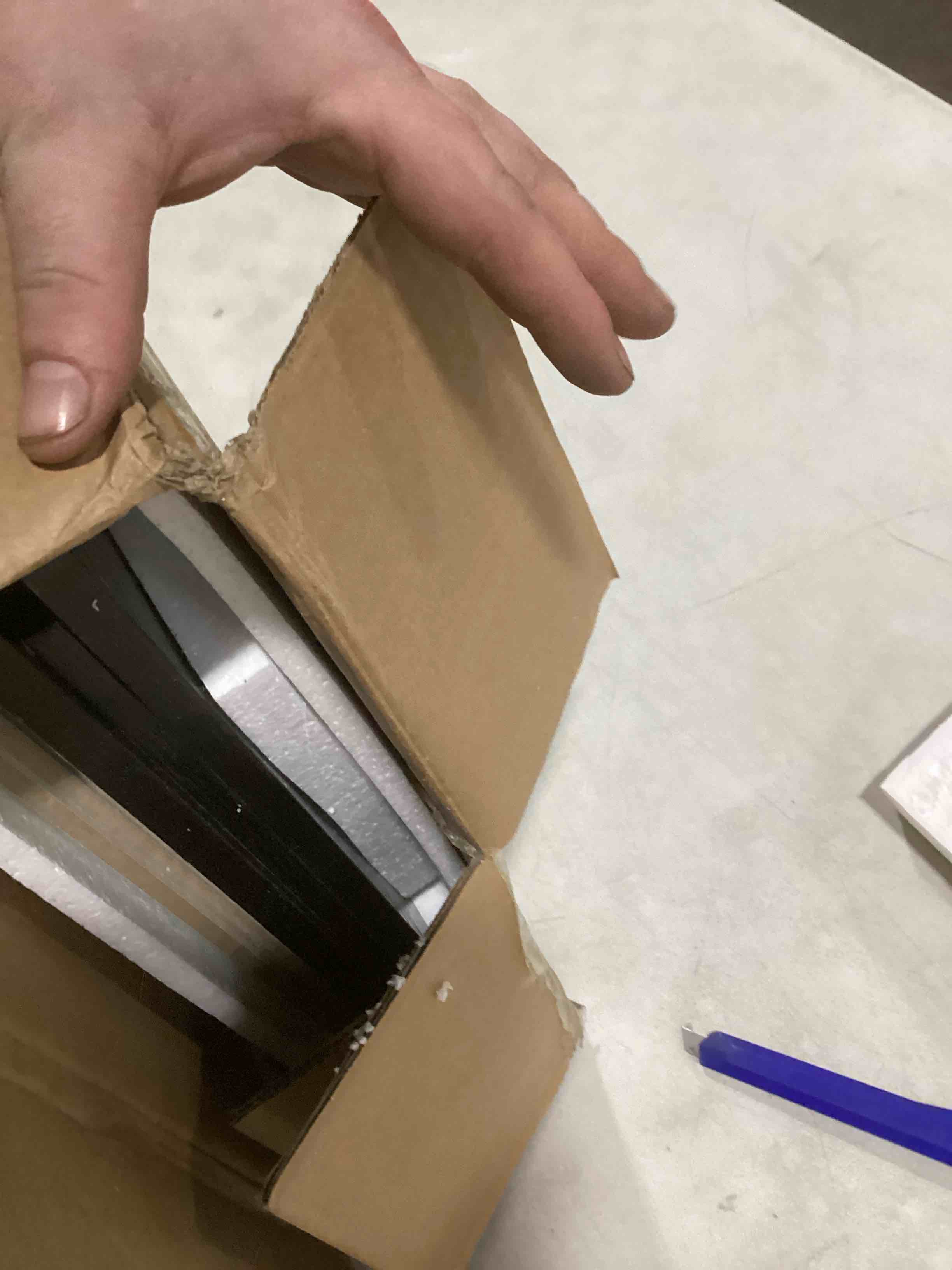https://s3.amazonaws.com/lotting-images-prod/bidfta/PPE2056847_1738956324197.jpeg