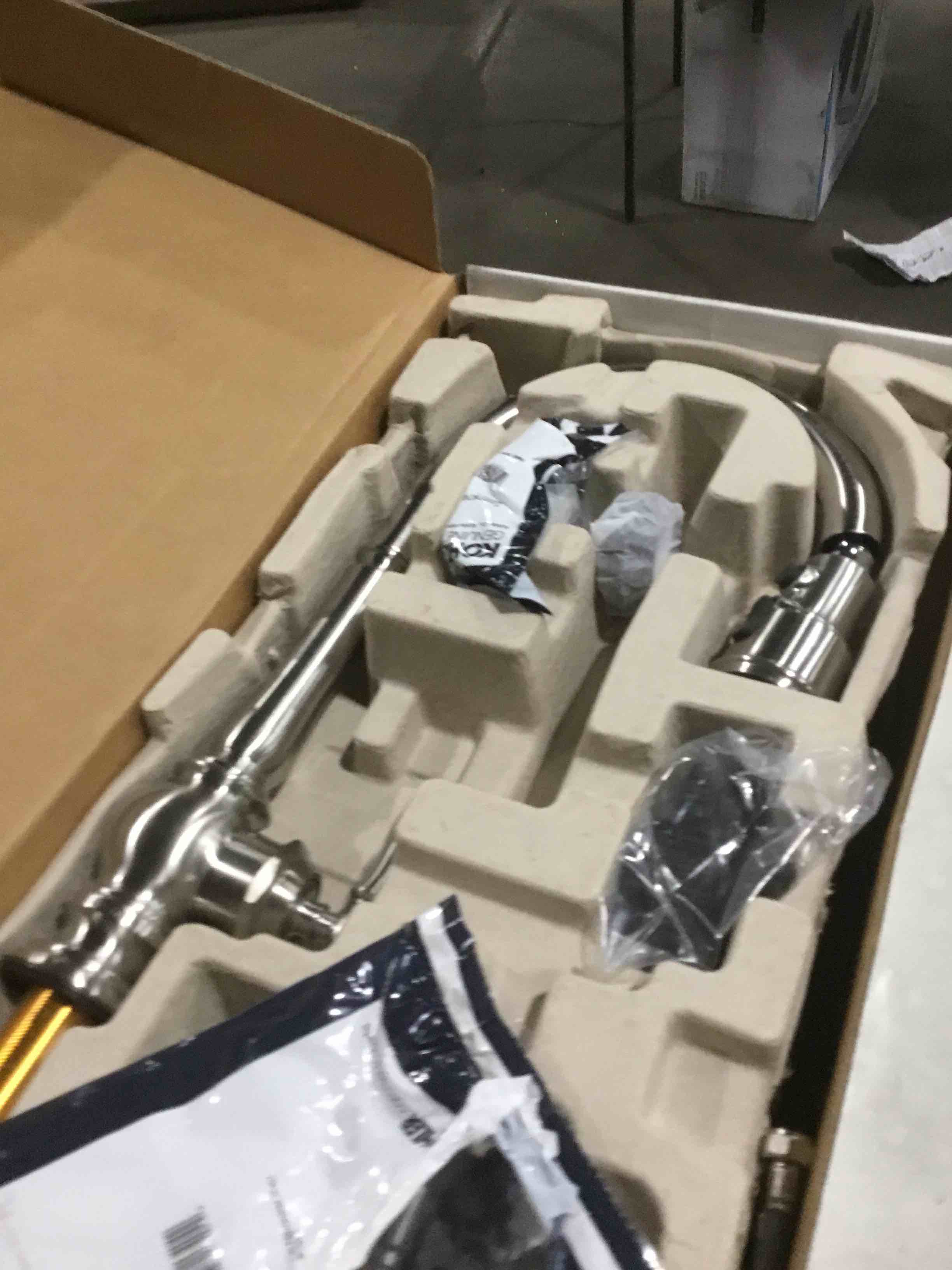 https://s3.amazonaws.com/lotting-images-prod/bidfta/PPE2057054_1739296838171.jpeg