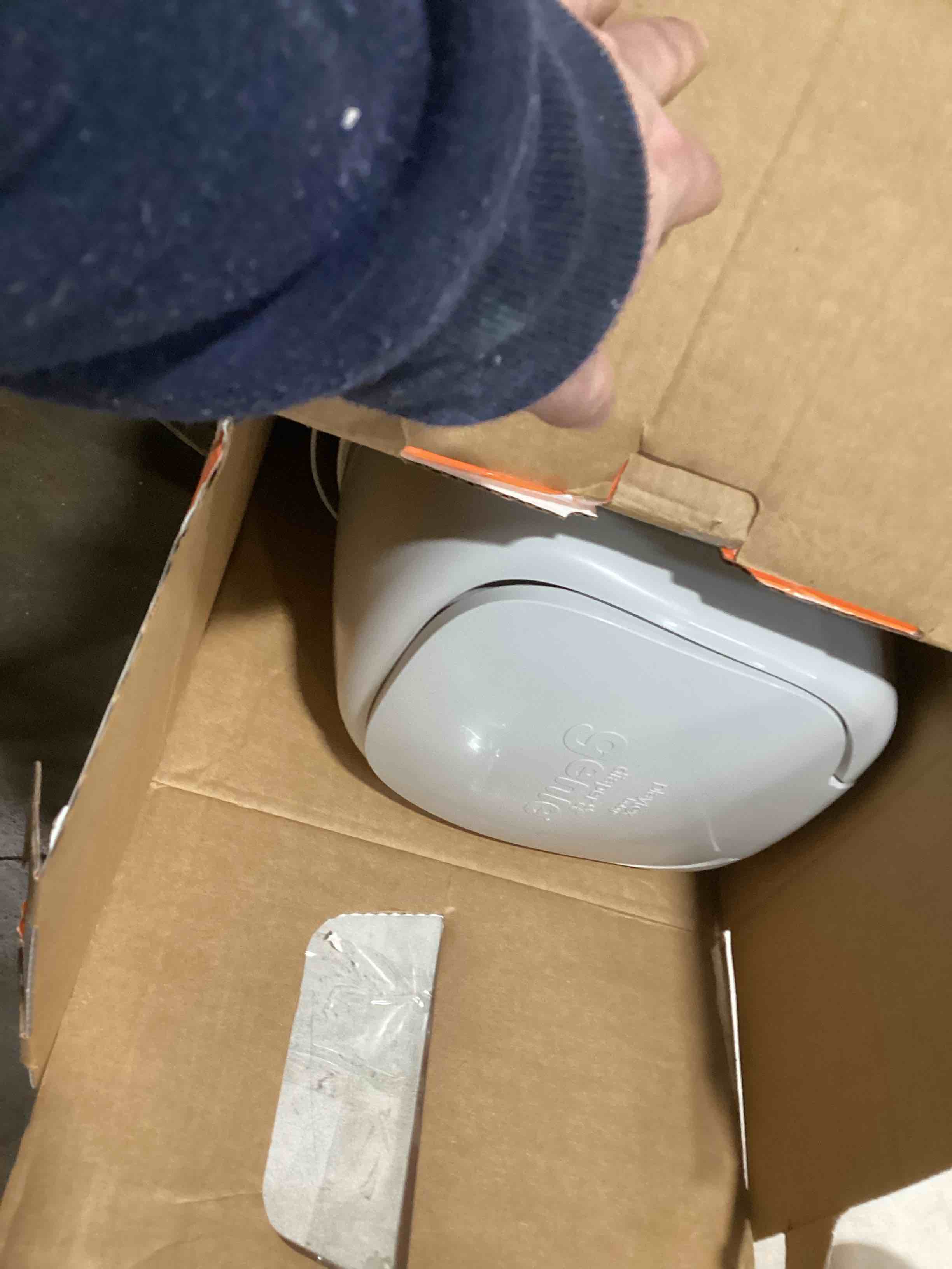 https://s3.amazonaws.com/lotting-images-prod/bidfta/PPE2057355_1739550437231.jpeg