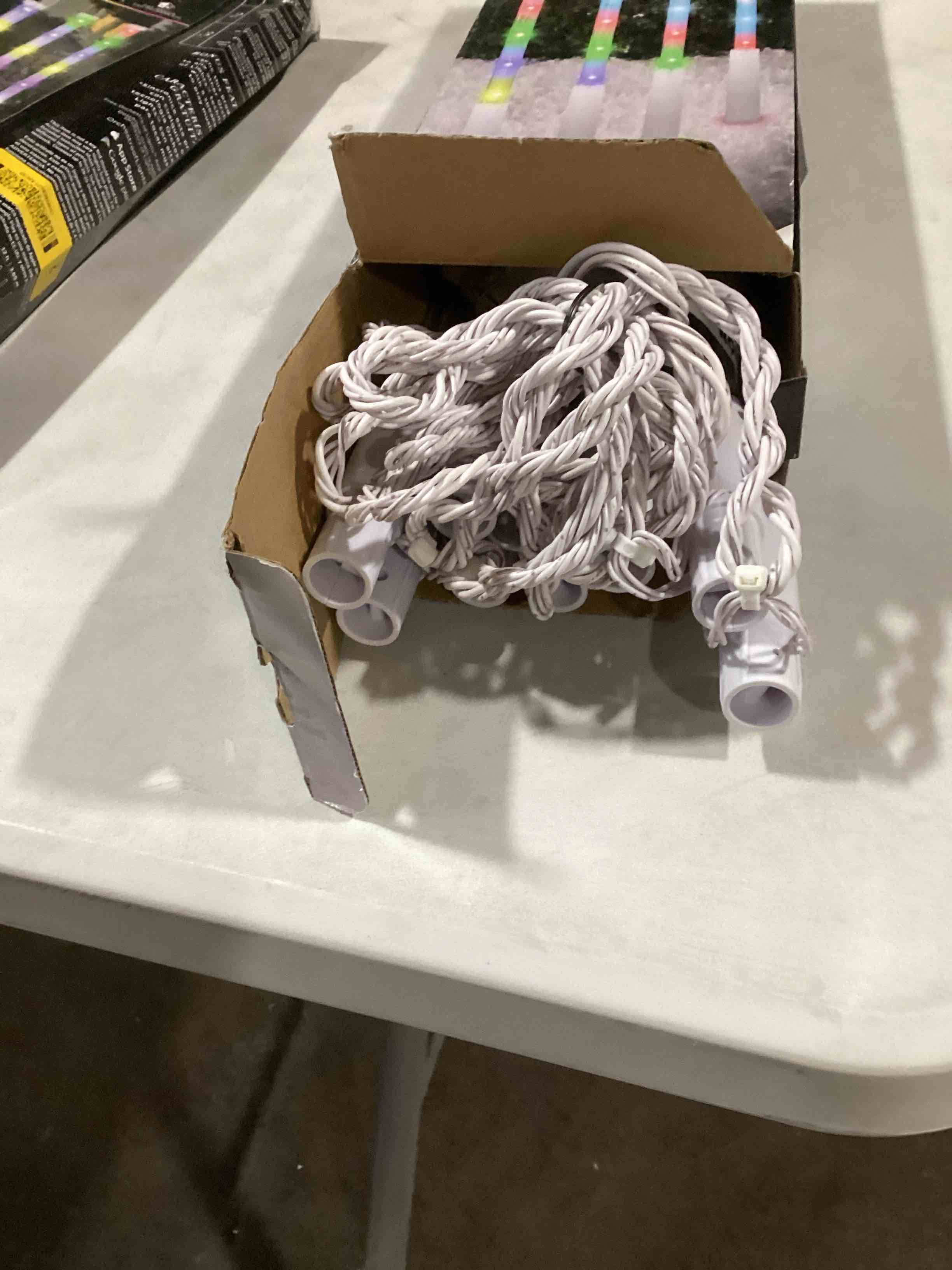https://s3.amazonaws.com/lotting-images-prod/bidfta/PPE2057531_1739811097304.jpeg