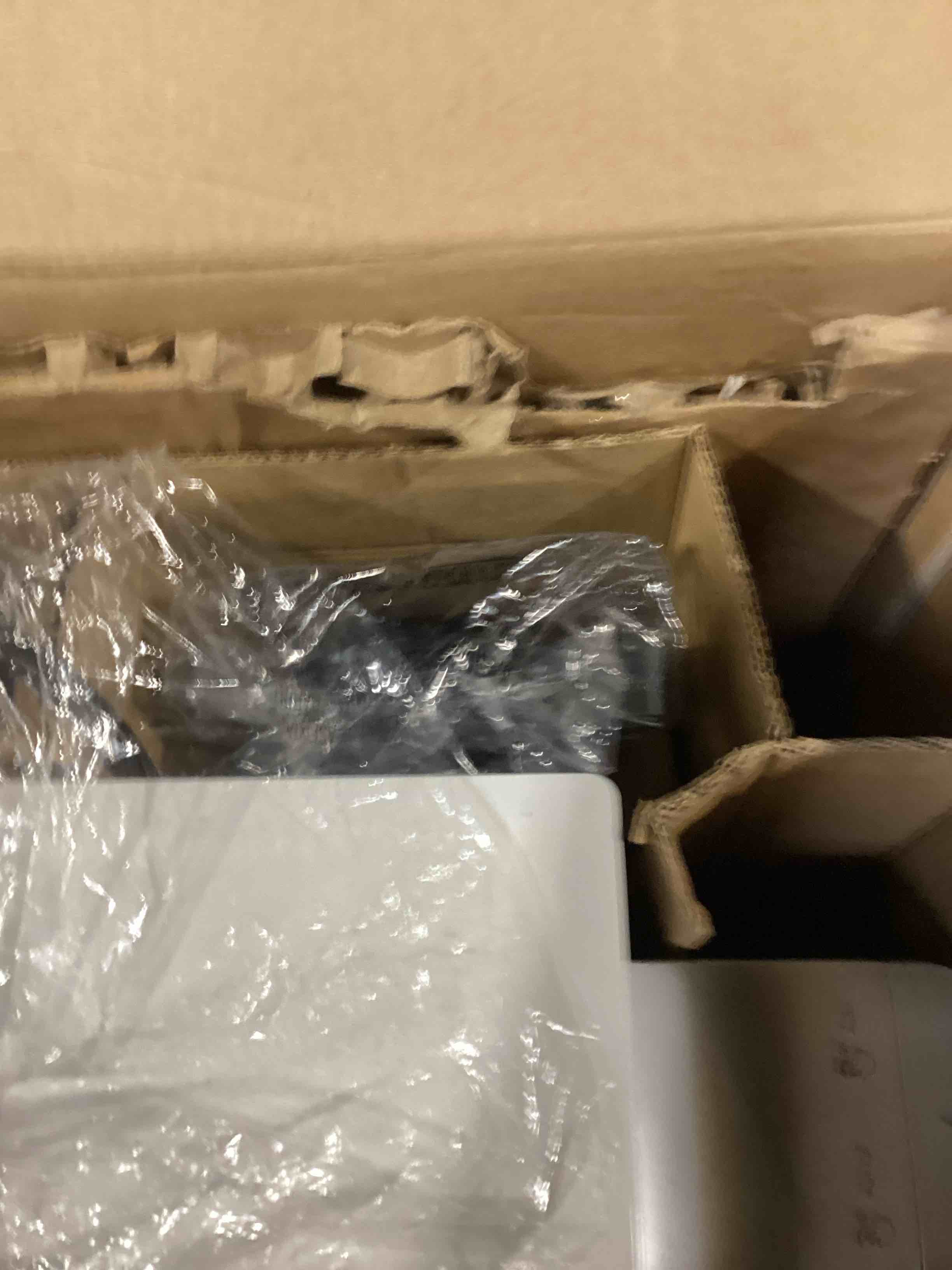 https://s3.amazonaws.com/lotting-images-prod/bidfta/PPE2059100_1738005416116.jpeg