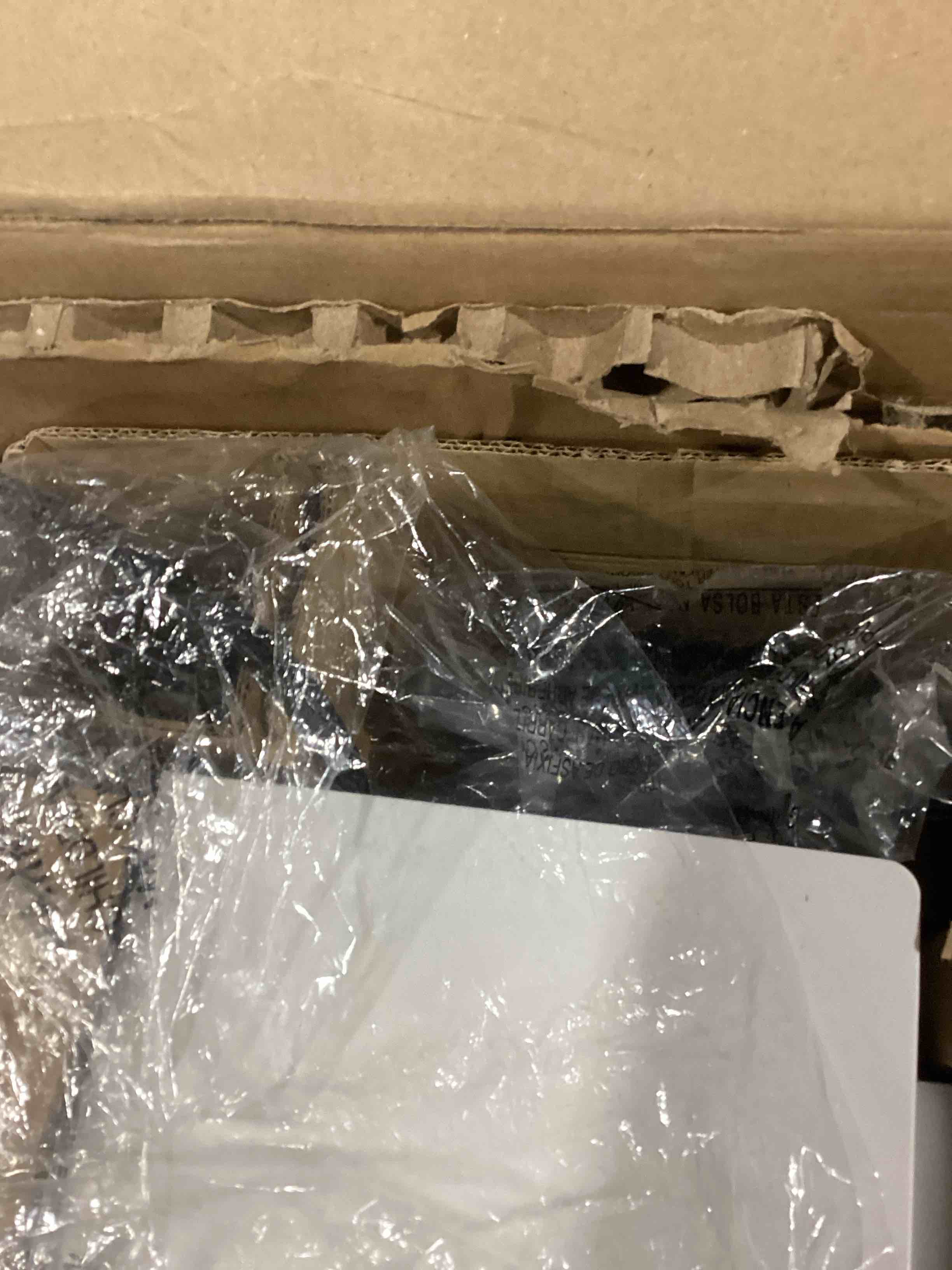 https://s3.amazonaws.com/lotting-images-prod/bidfta/PPE2059100_1738005417149.jpeg