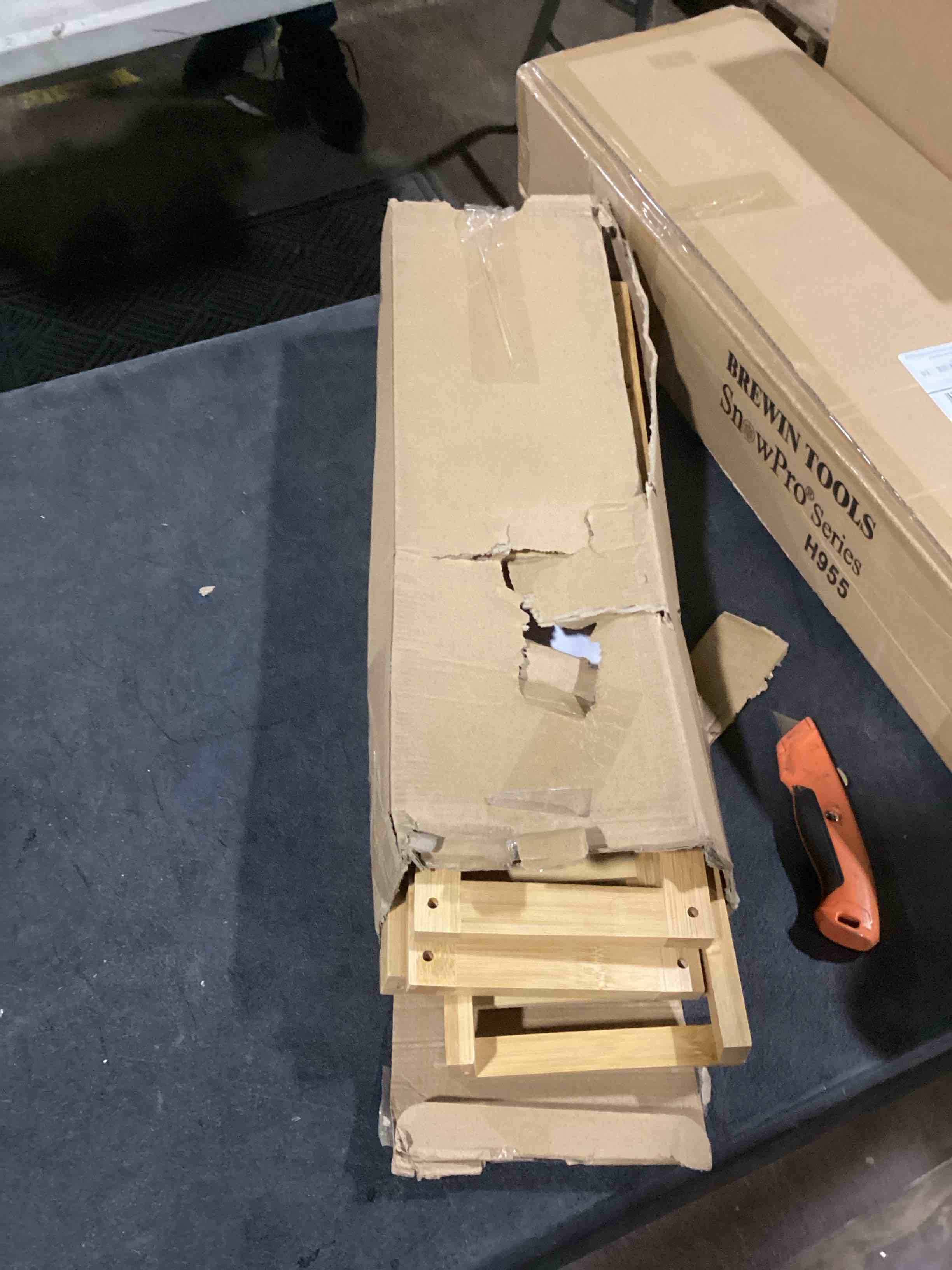 https://s3.amazonaws.com/lotting-images-prod/bidfta/PPE2059523_1738240343377.jpeg