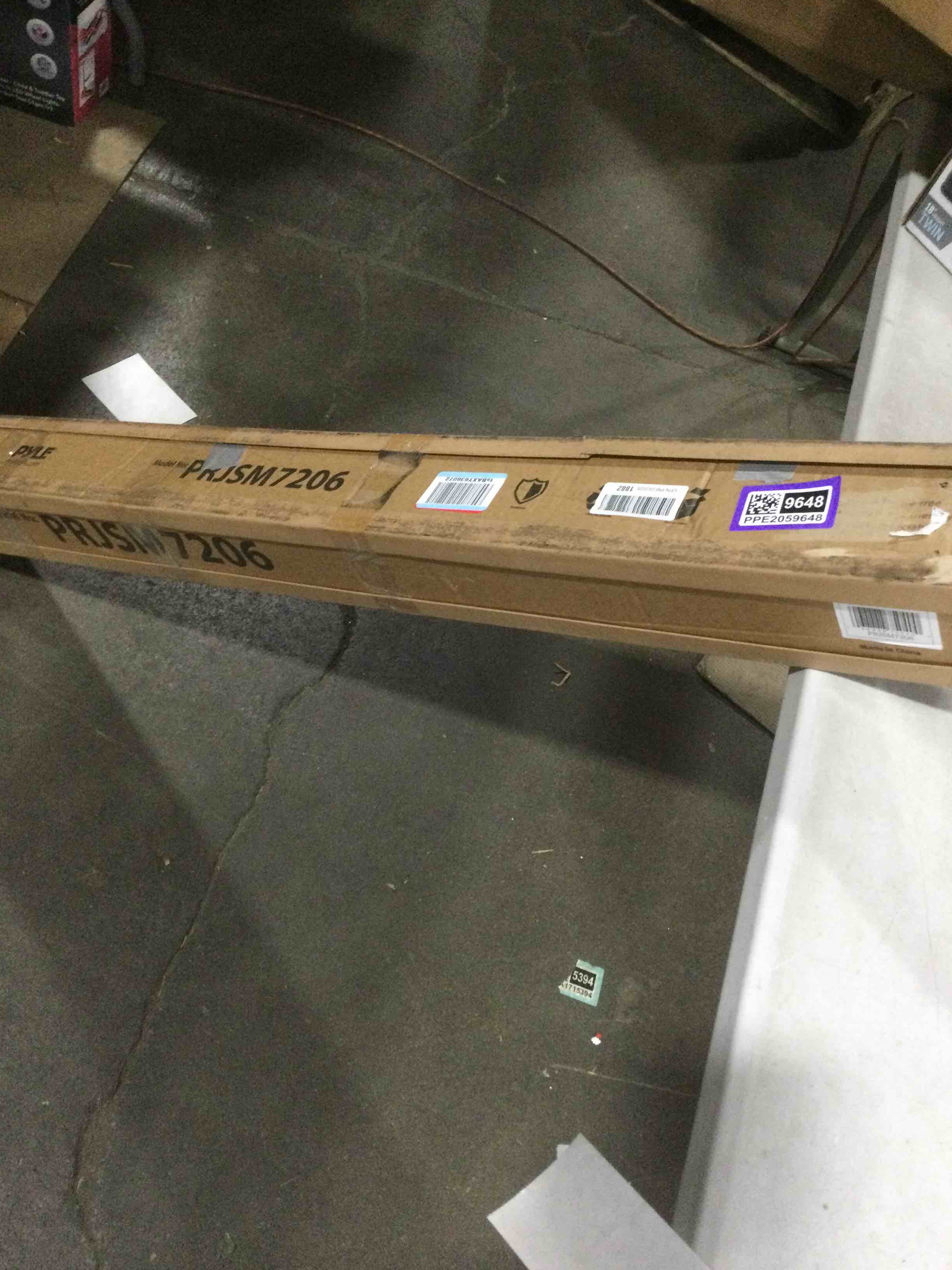 https://s3.amazonaws.com/lotting-images-prod/bidfta/PPE2059648_1738264031171.jpeg