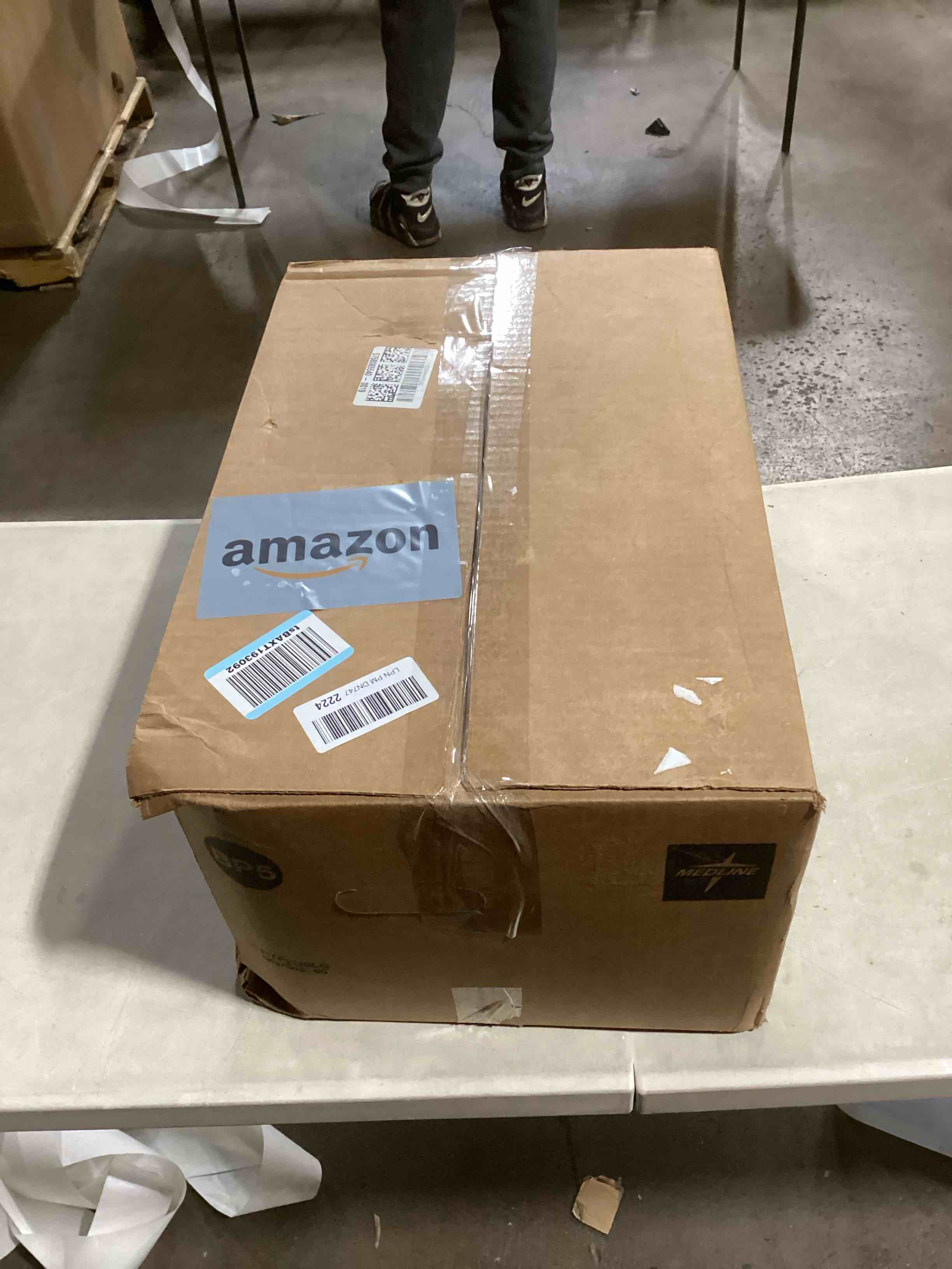 https://s3.amazonaws.com/lotting-images-prod/bidfta/PPE2061132_1740078079511.jpeg
