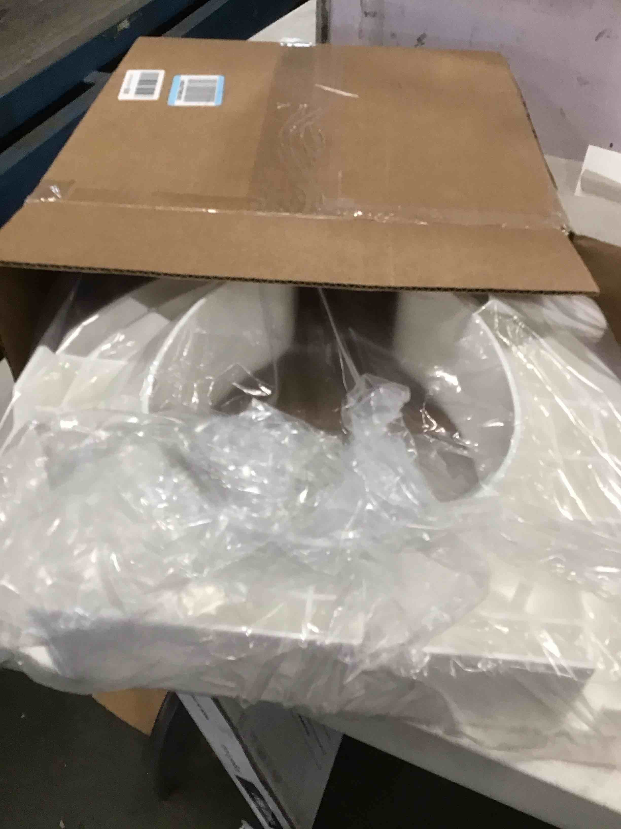 https://s3.amazonaws.com/lotting-images-prod/bidfta/PPE2062405_1738861437840.jpeg