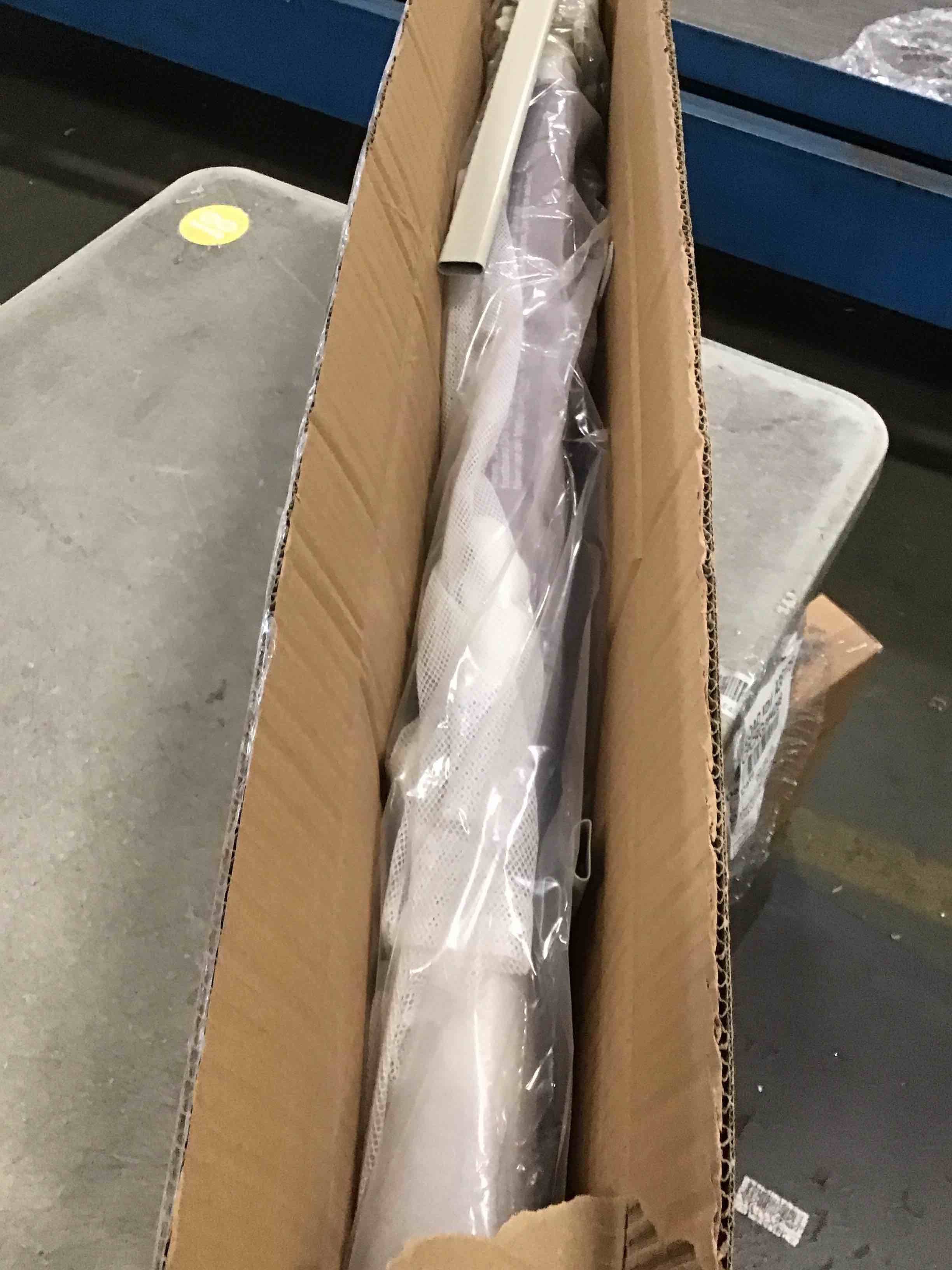 https://s3.amazonaws.com/lotting-images-prod/bidfta/PPE2062600_1738939053351.jpeg