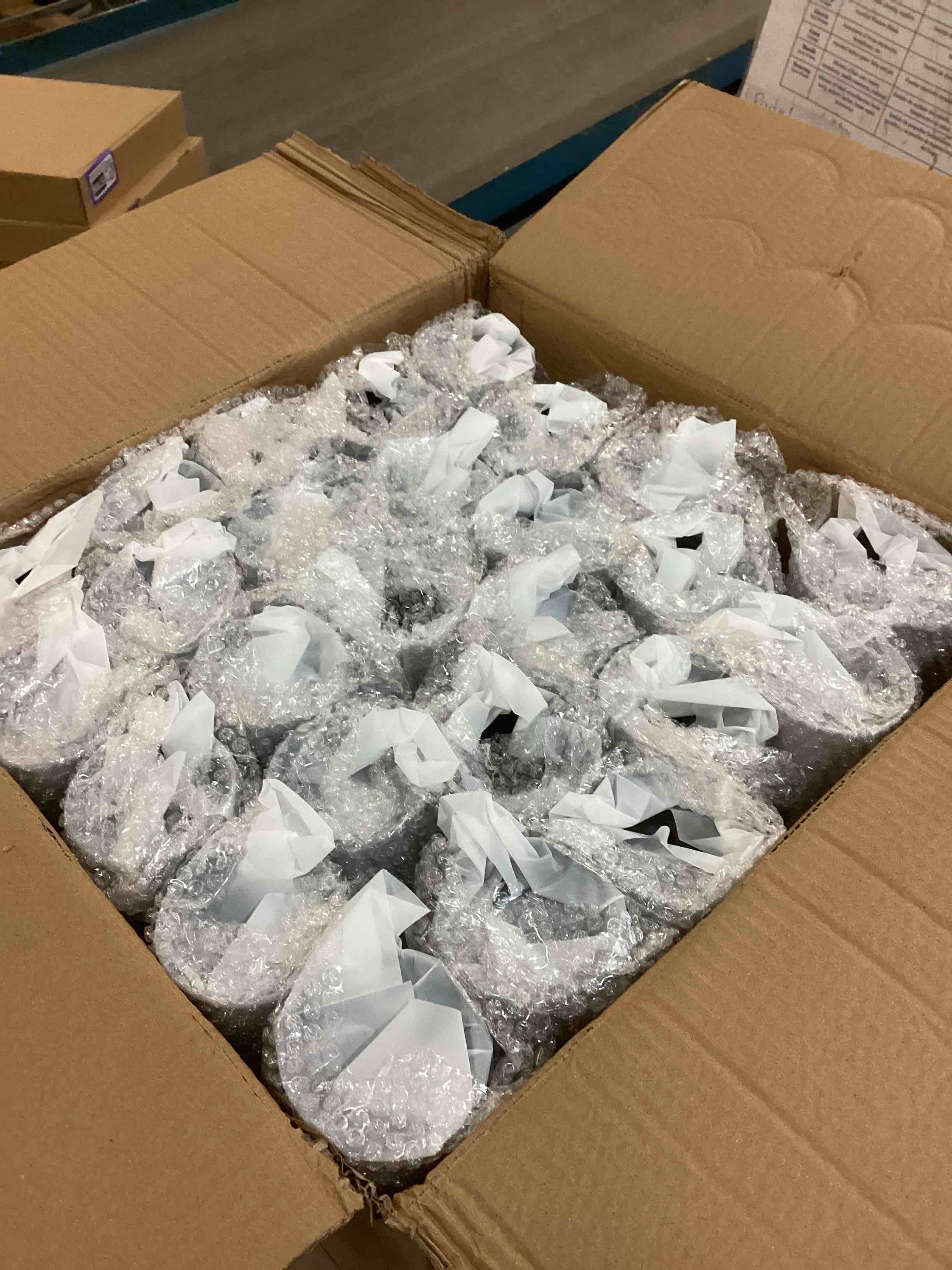 https://s3.amazonaws.com/lotting-images-prod/bidfta/PPE2063635_1739474014966.jpeg